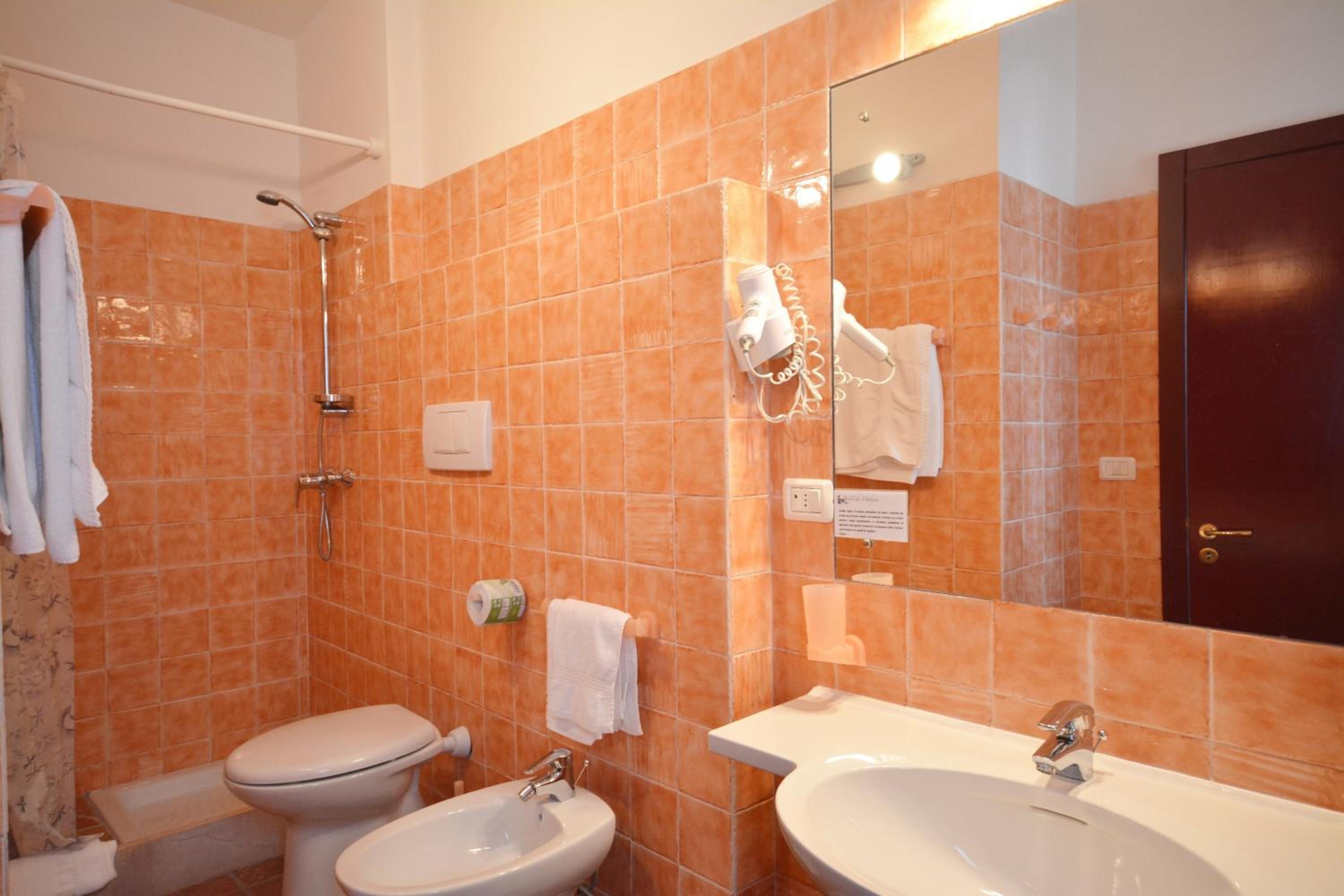 Double Room with Extra Bed photo 3