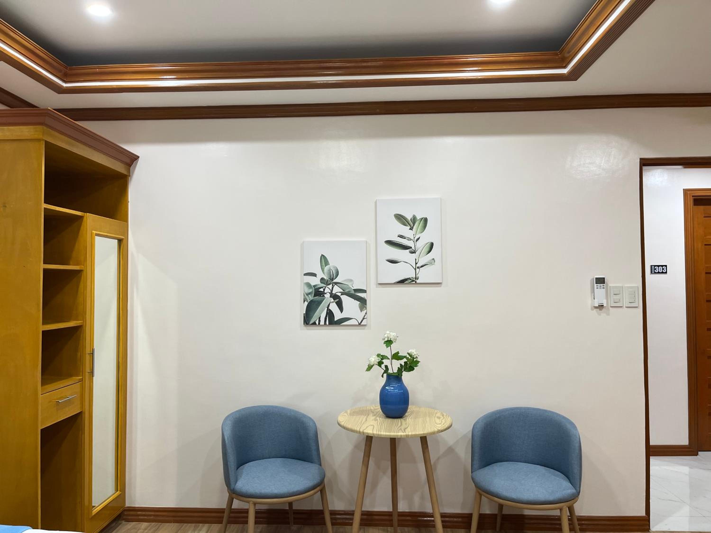 Family Room with Private Bathroom photo 1
