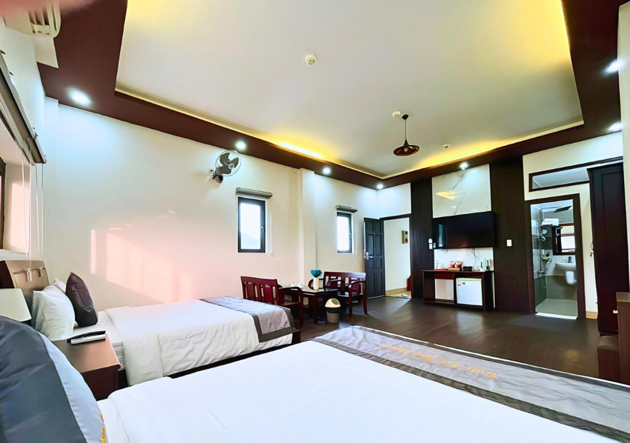 Family Room - Photo 1