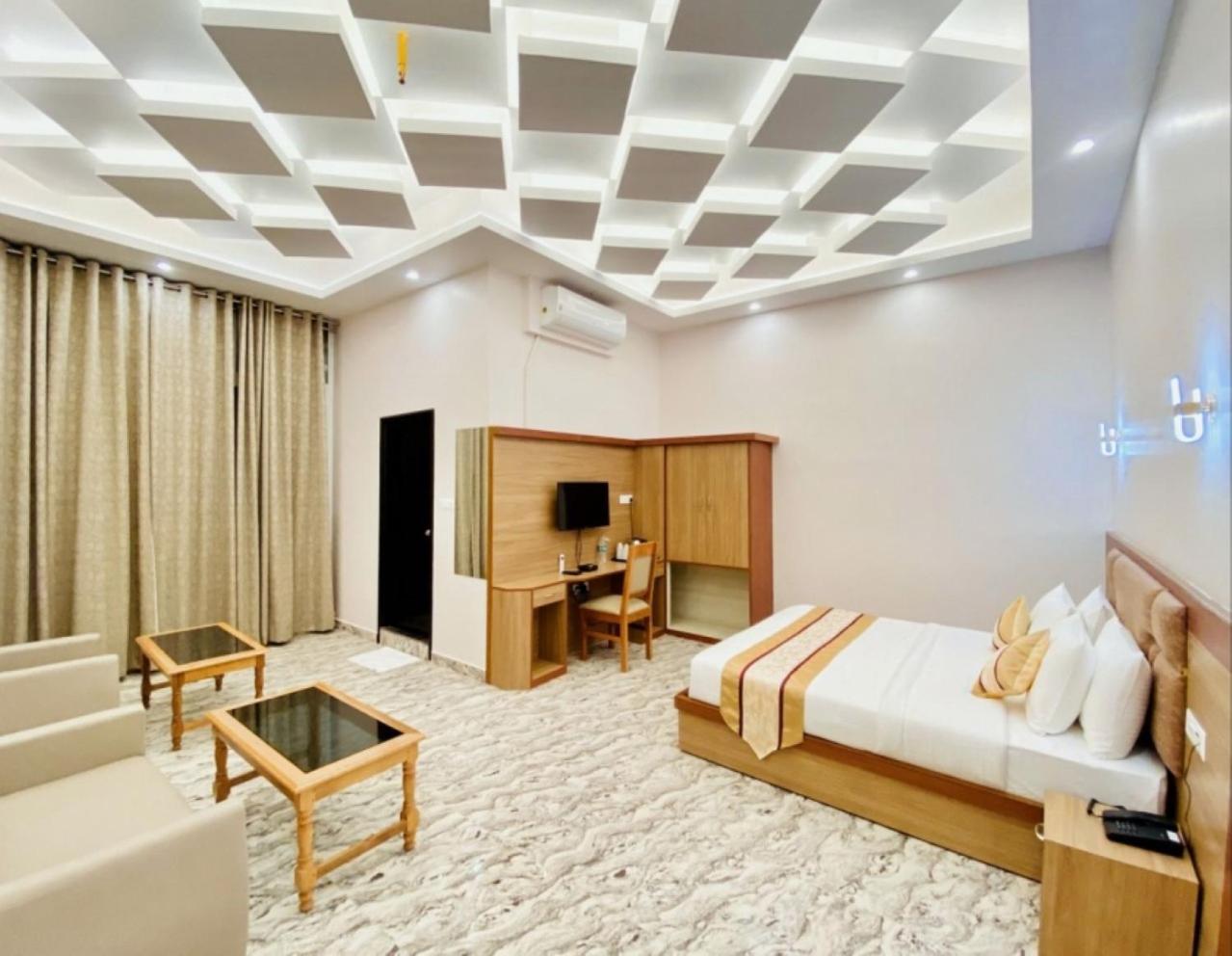 Deluxe King Room photo 3