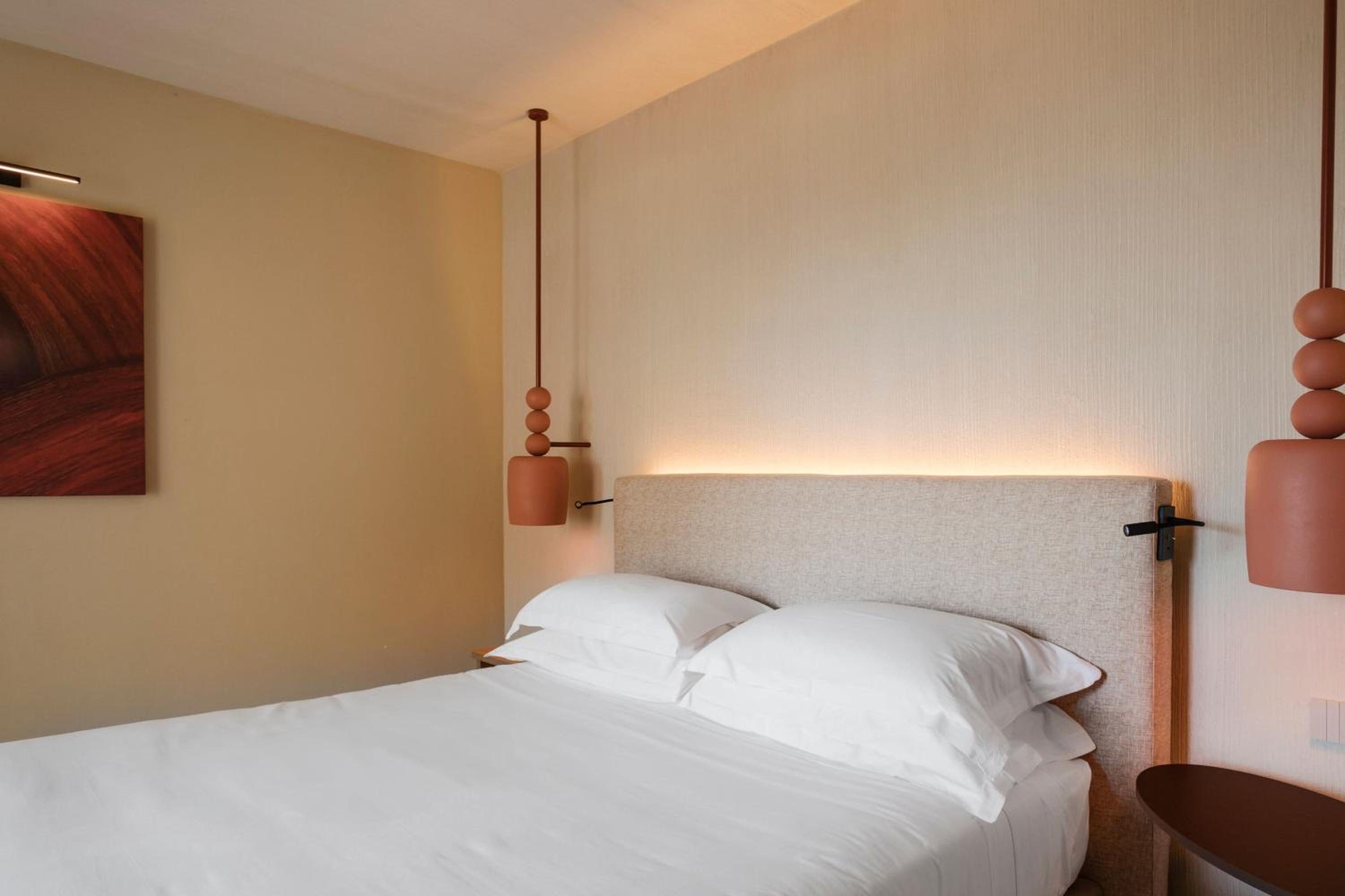 One-Bedroom King Suite with Sofa Bed - Photo 9