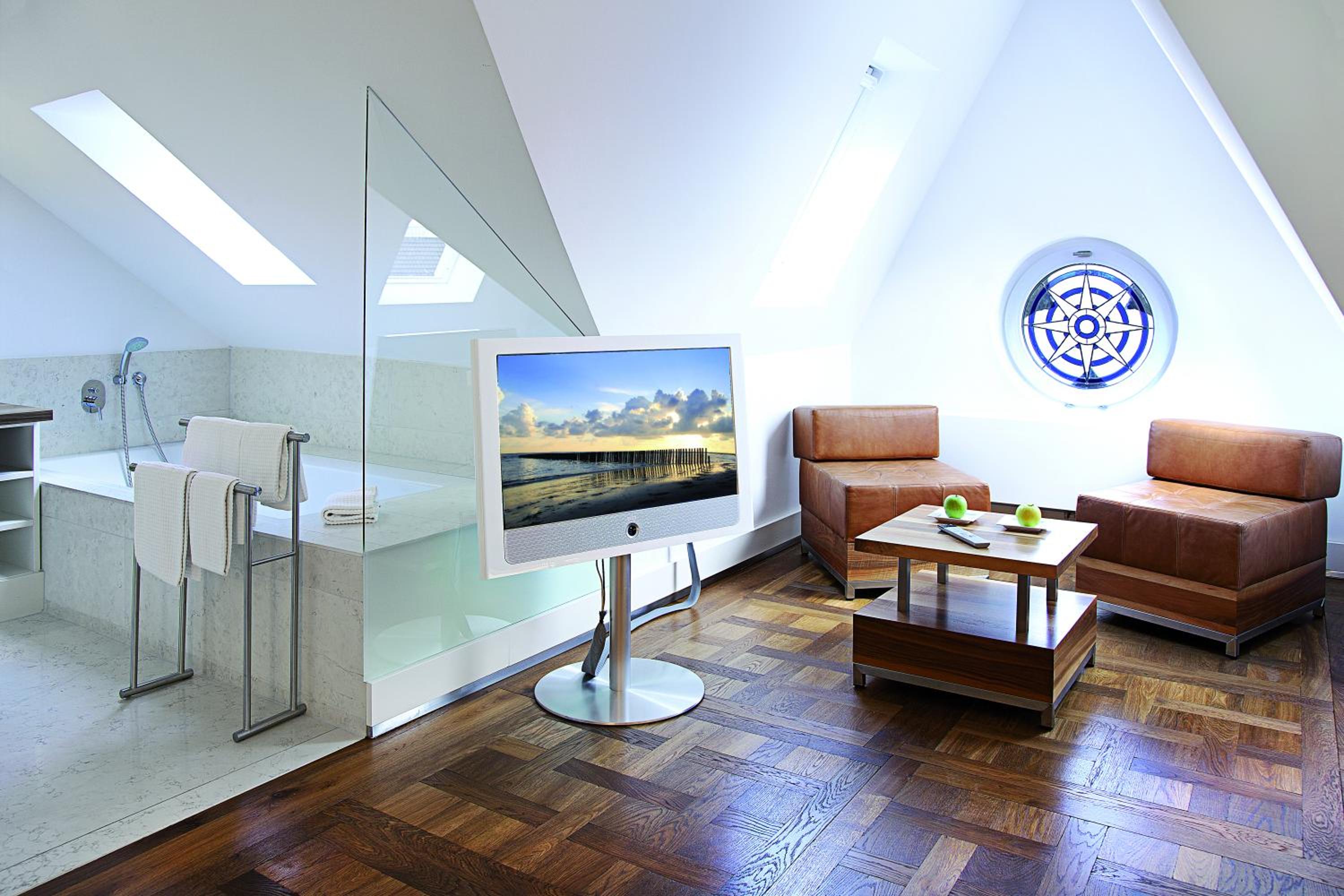 Junior King Suite with Sitting Corner - Top Floor - Photo 8