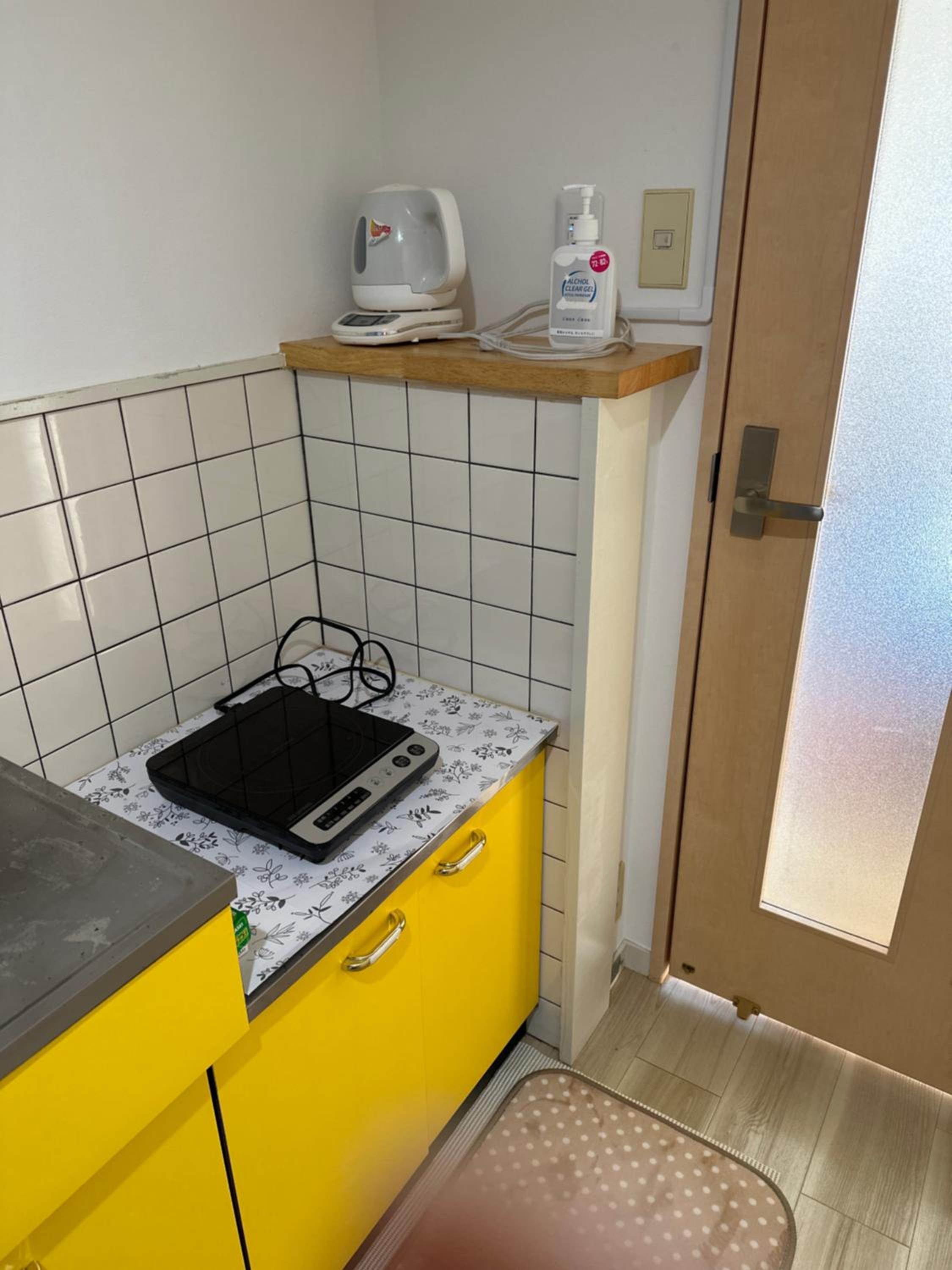 Apartment with Balcony - Photo 9