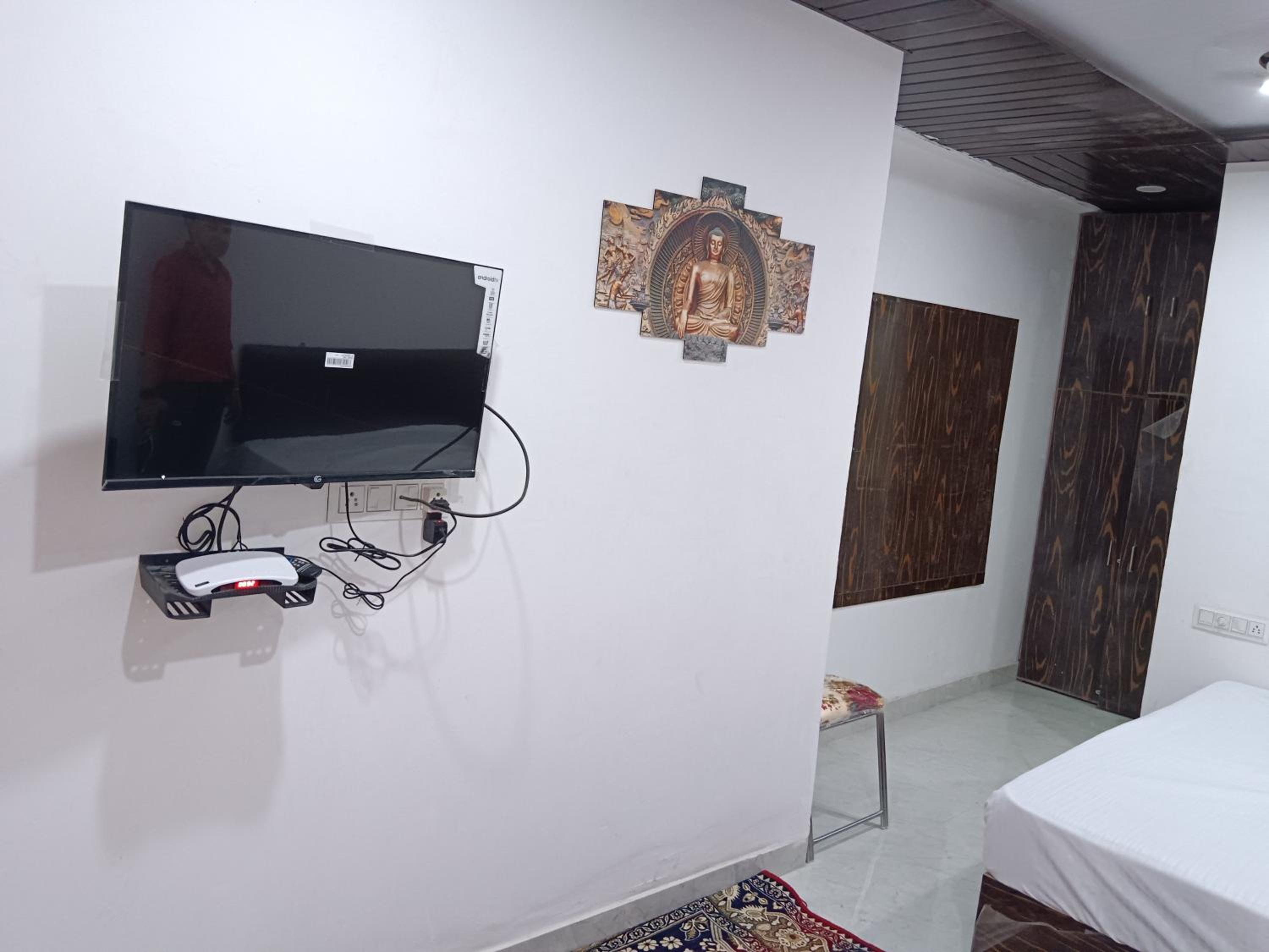 Family Room - Photo 4