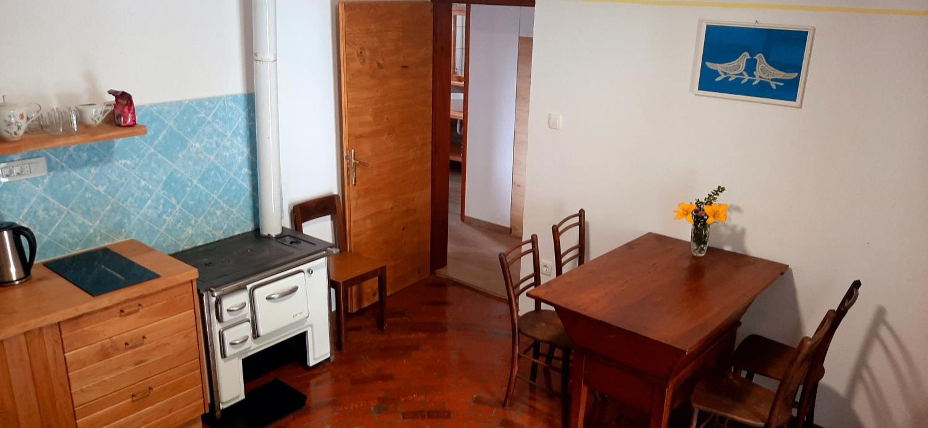 One-Bedroom Apartment - Photo 5