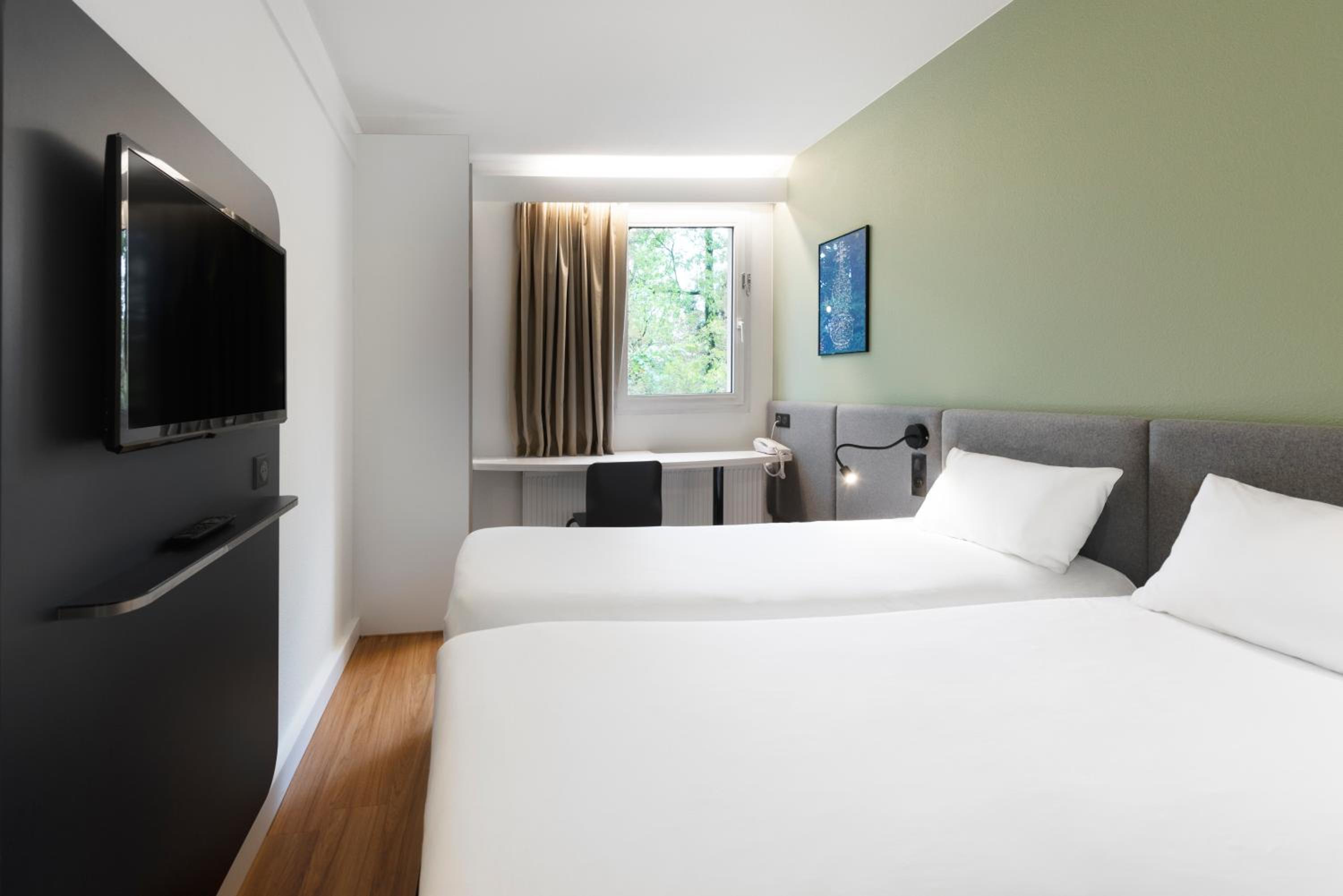 Standard Double Room photo 2