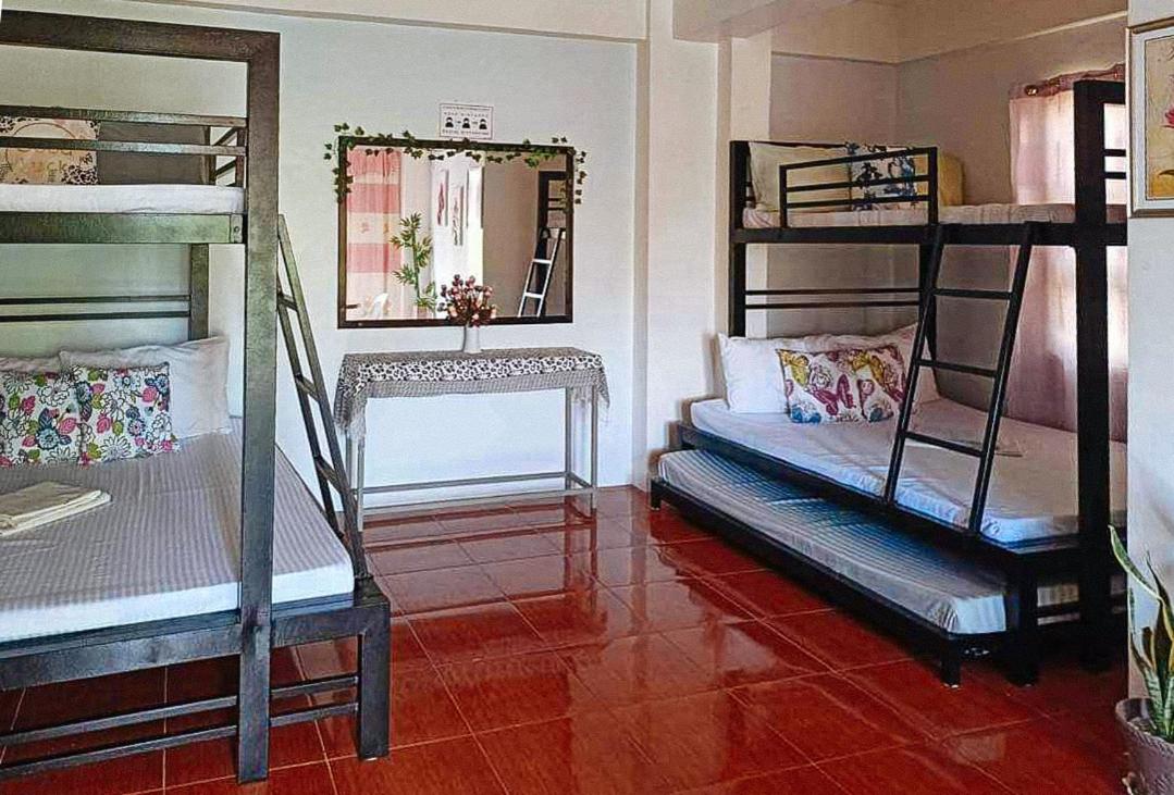 Suite - Photo 1