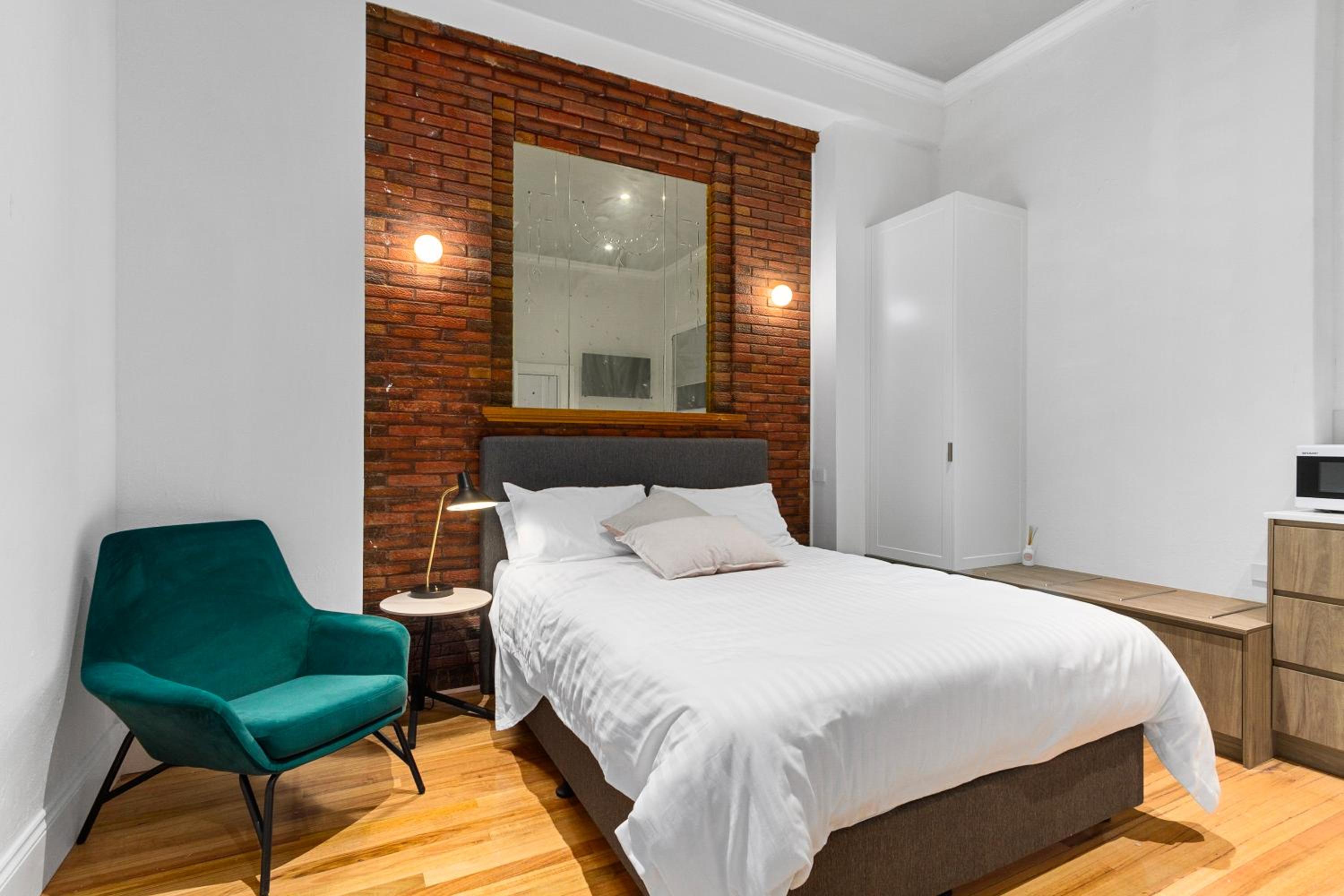 Standard Queen Room photo 1