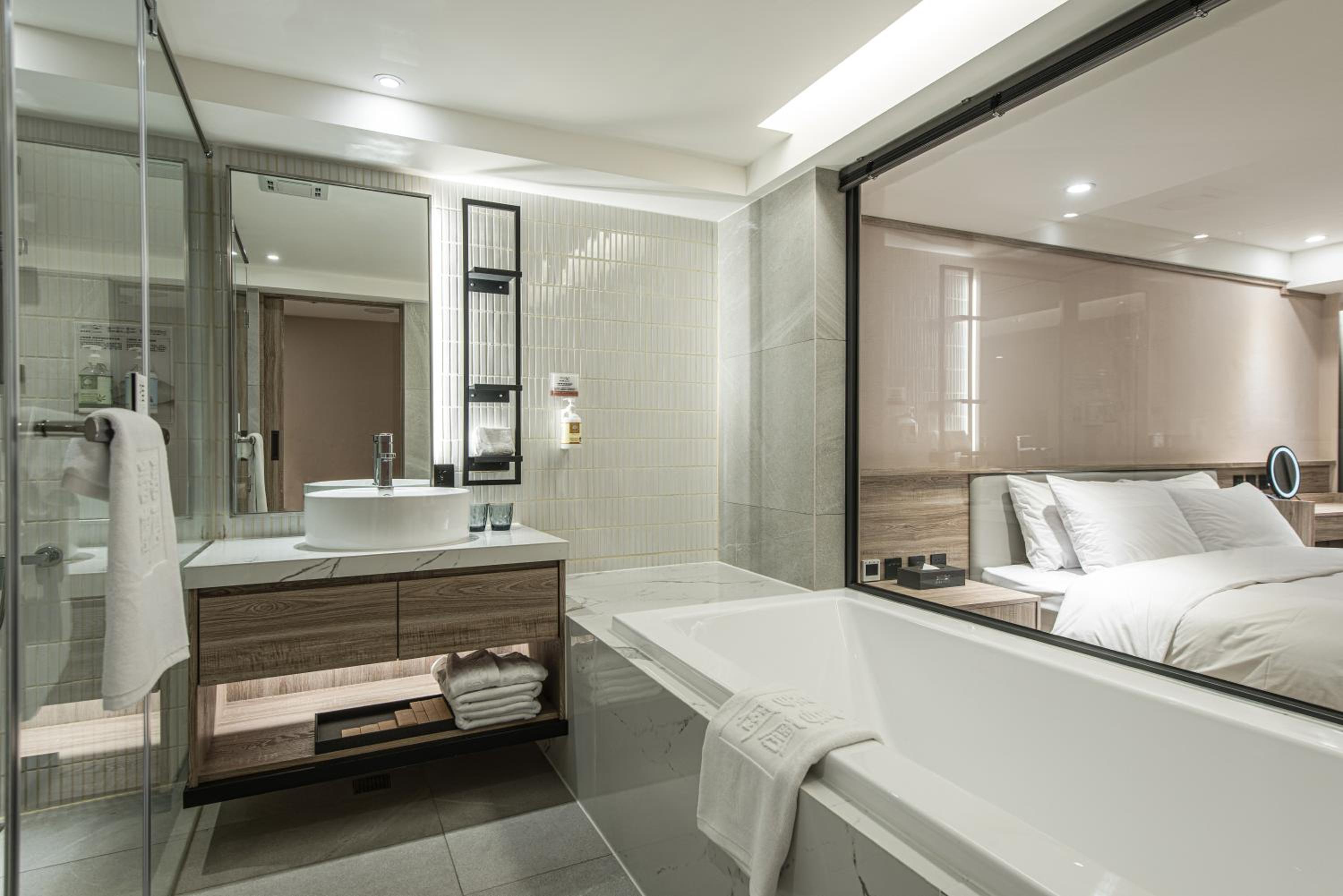 Superior Queen Room - Photo 10