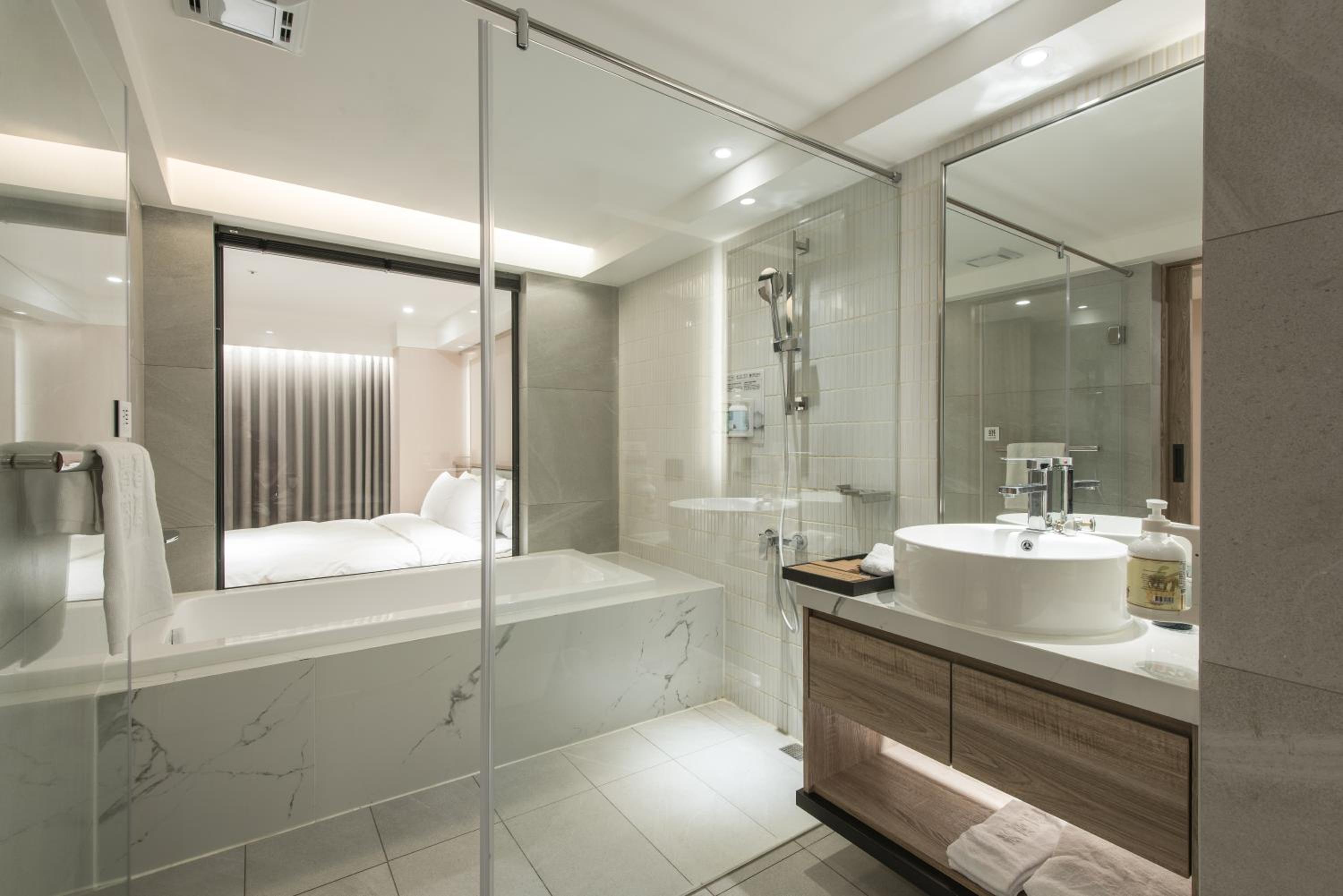 Superior Queen Room - Photo 13