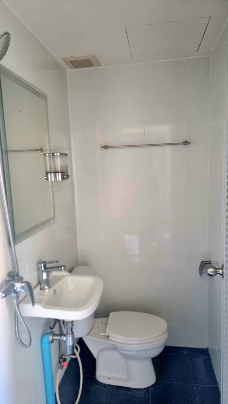 Deluxe Room With Private Bathroom photo 2