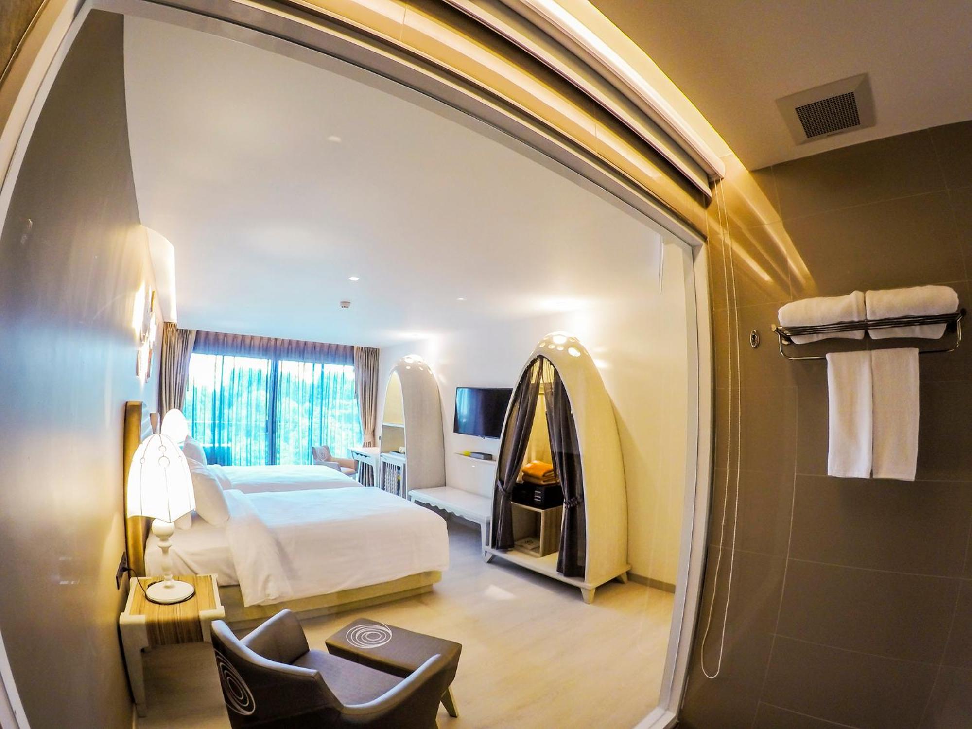 Superior Twin Bed - Photo 1