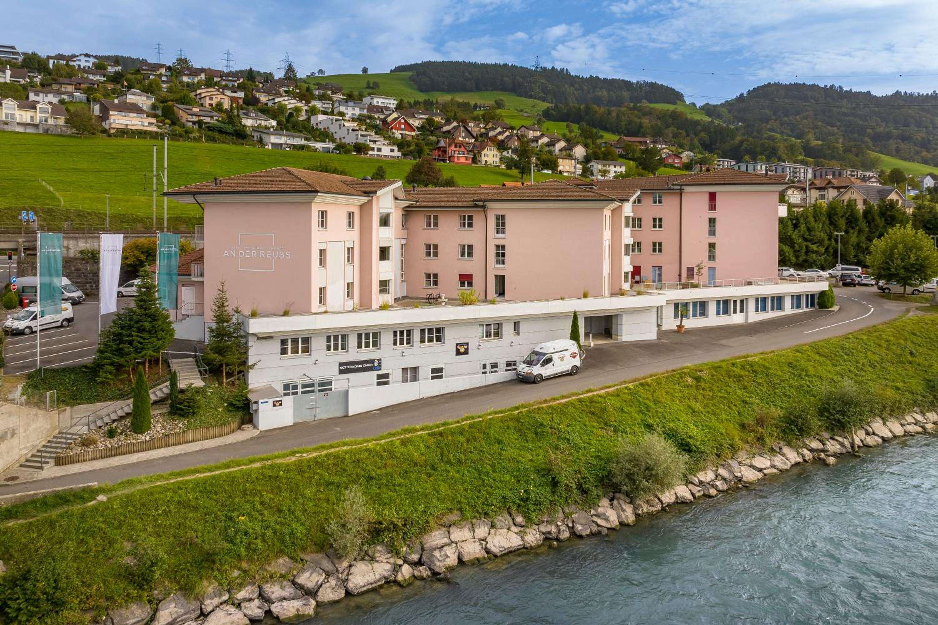 Deluxe Double or Twin Room with River View photo 3