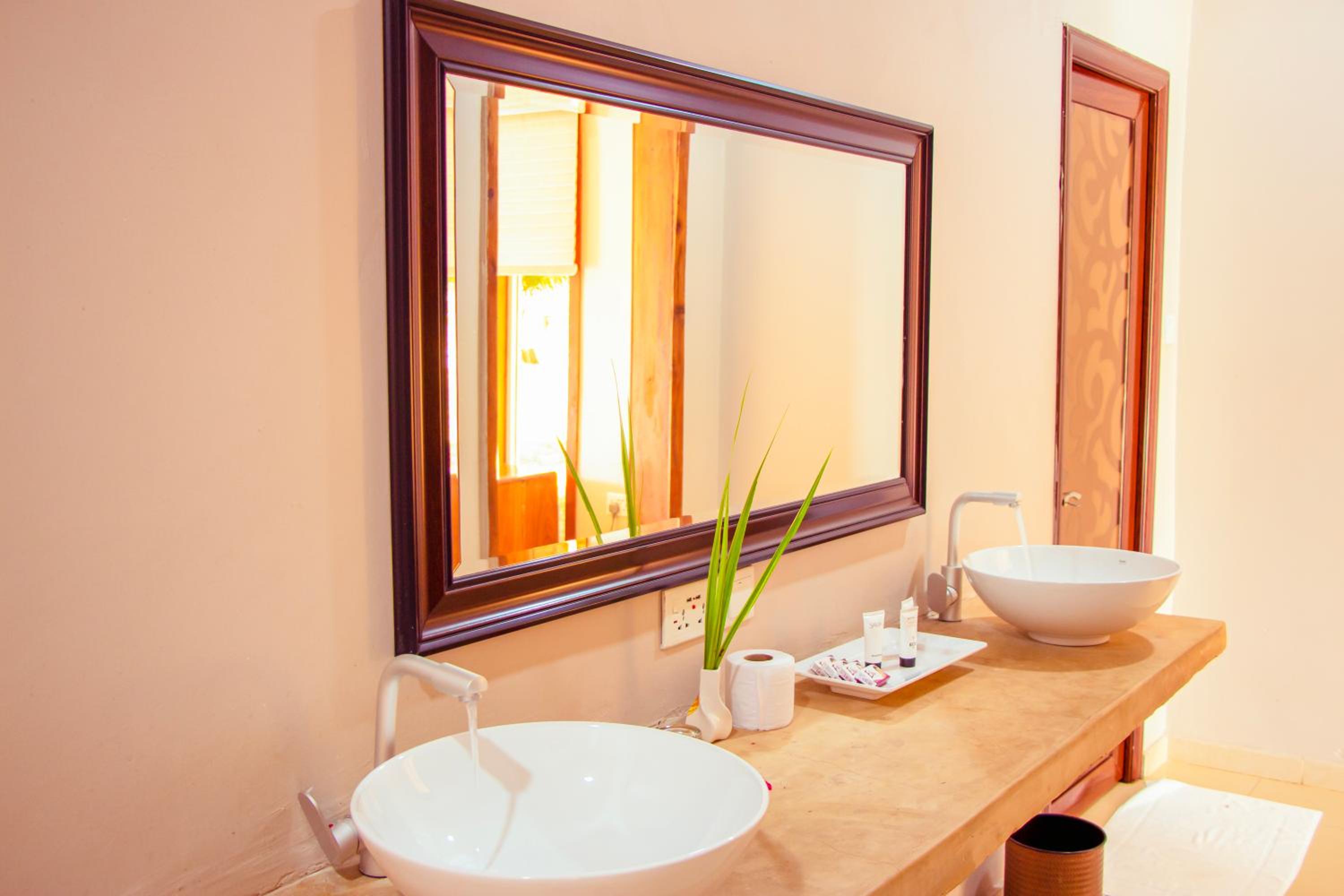 Standard Double Room - Photo 2