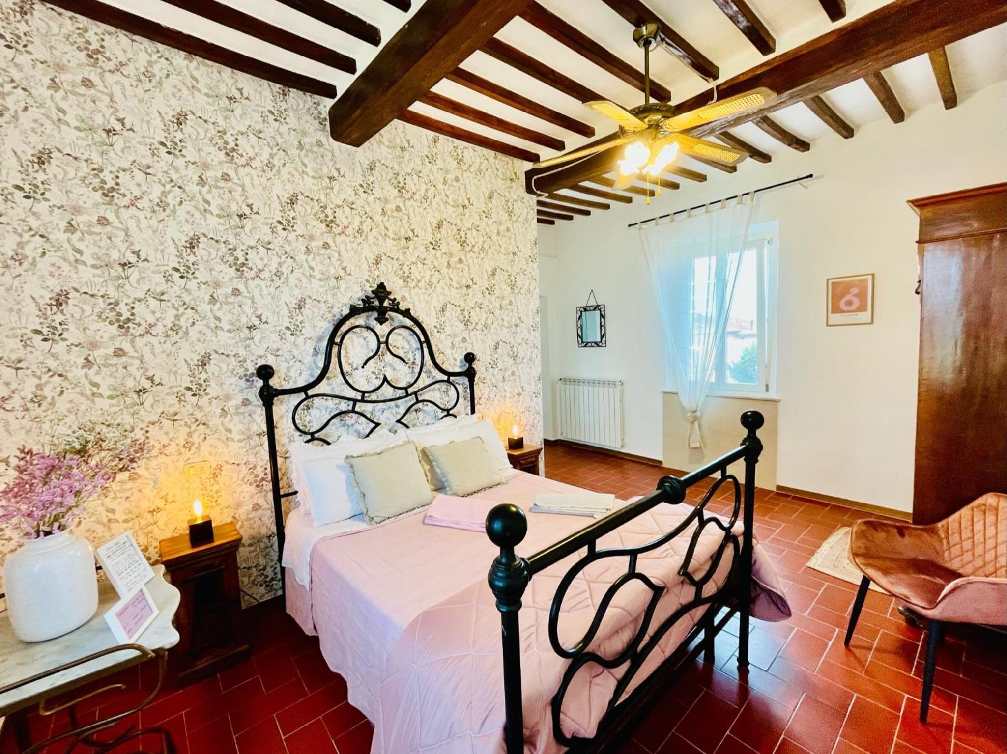 Deluxe Double Room (2 Adults + 1 Child) photo 1