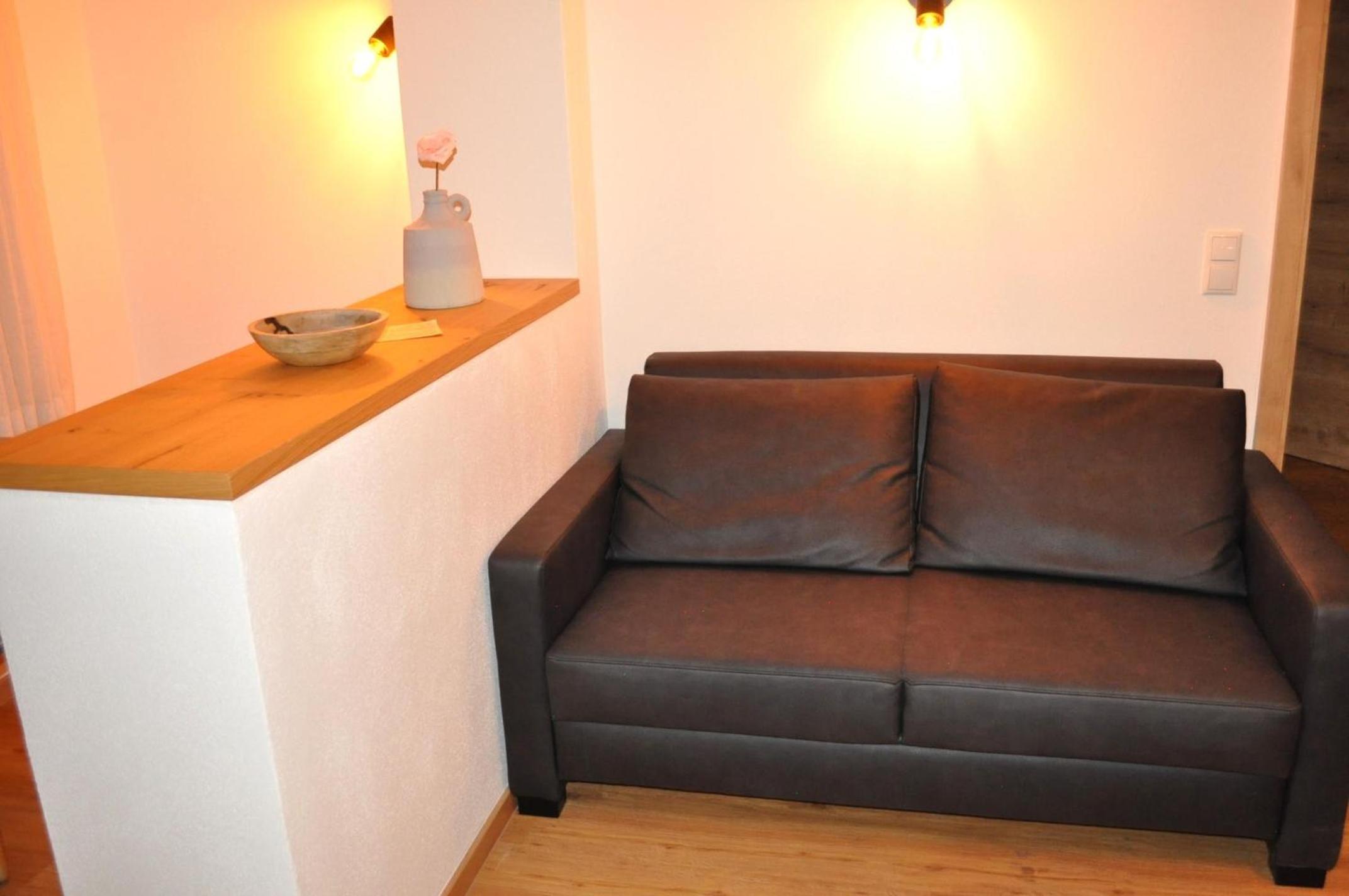 One-Bedroom Apartment with Shower photo 1