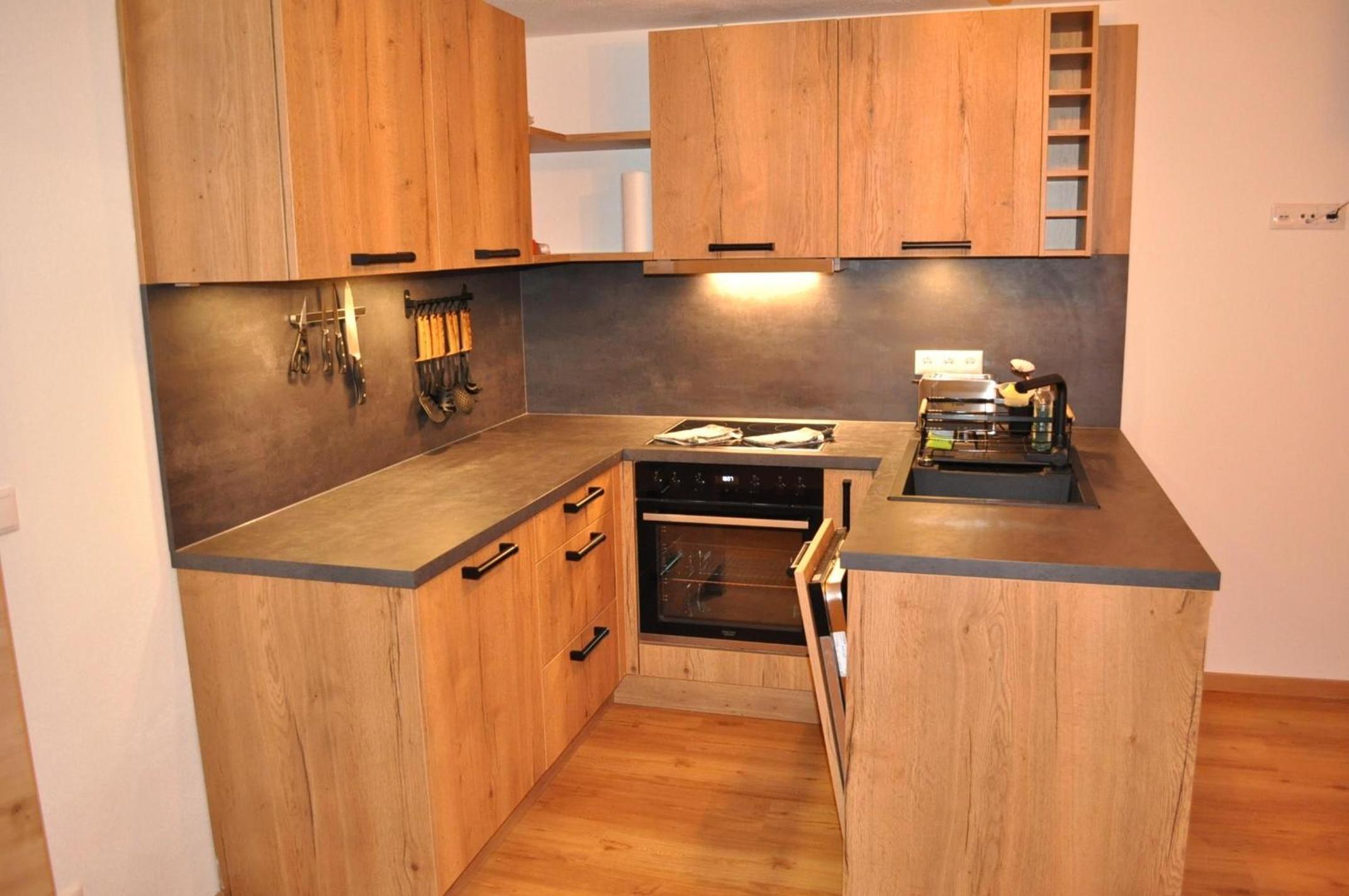One-Bedroom Apartment with Shower photo 2