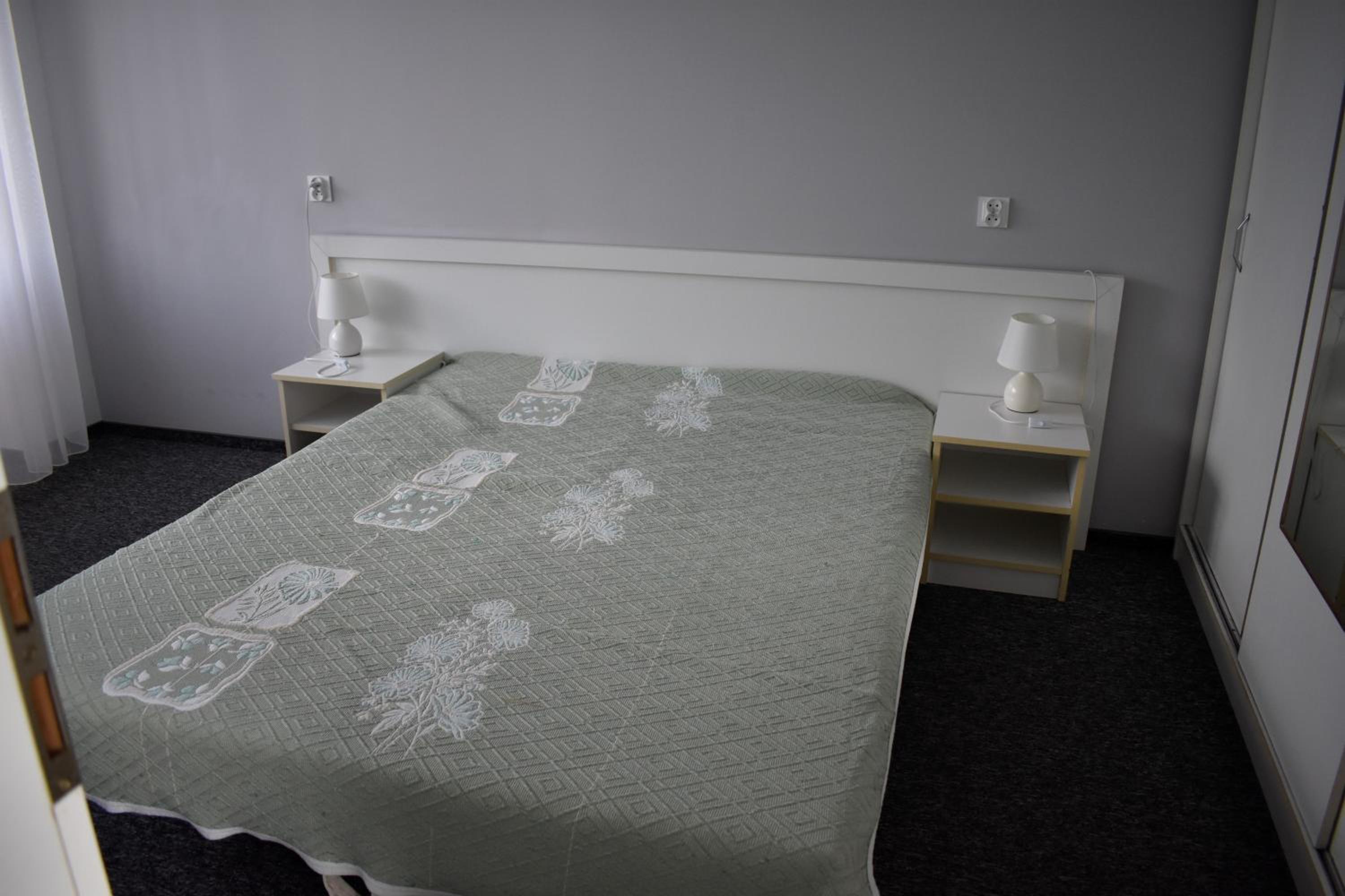 Studio with Sofa Bed - Photo 2