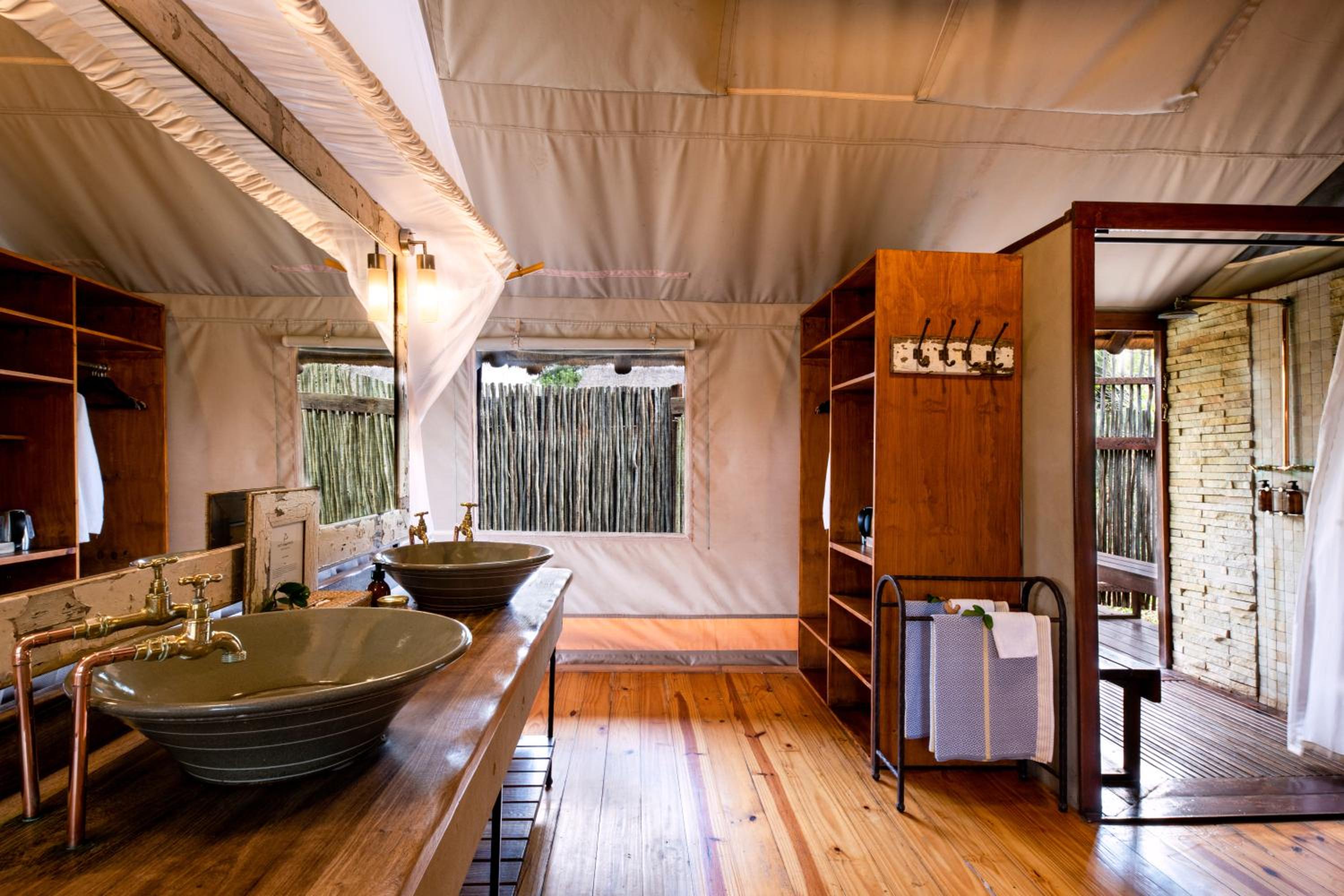 Tent - Photo 3