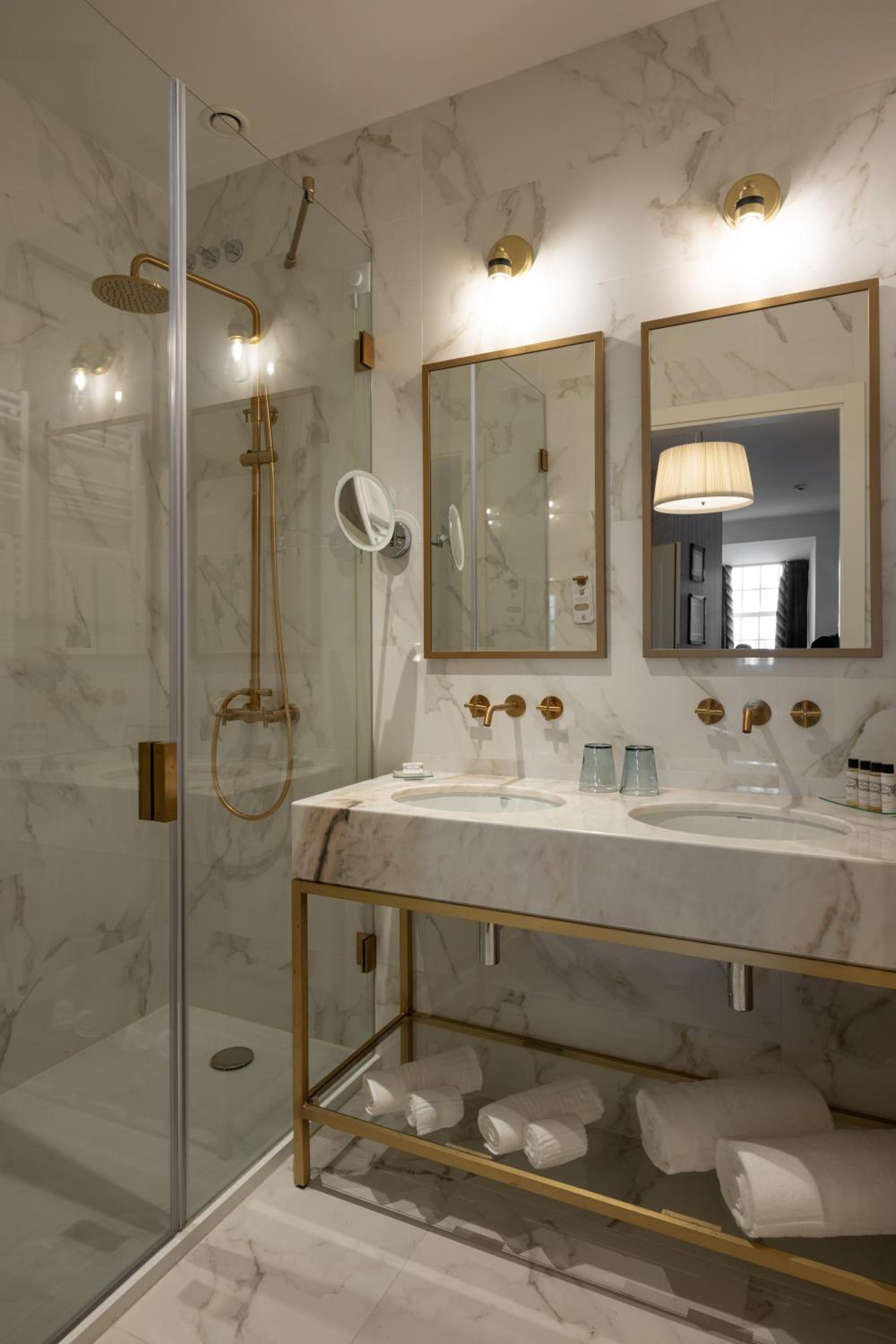 Family Suite - Photo 10