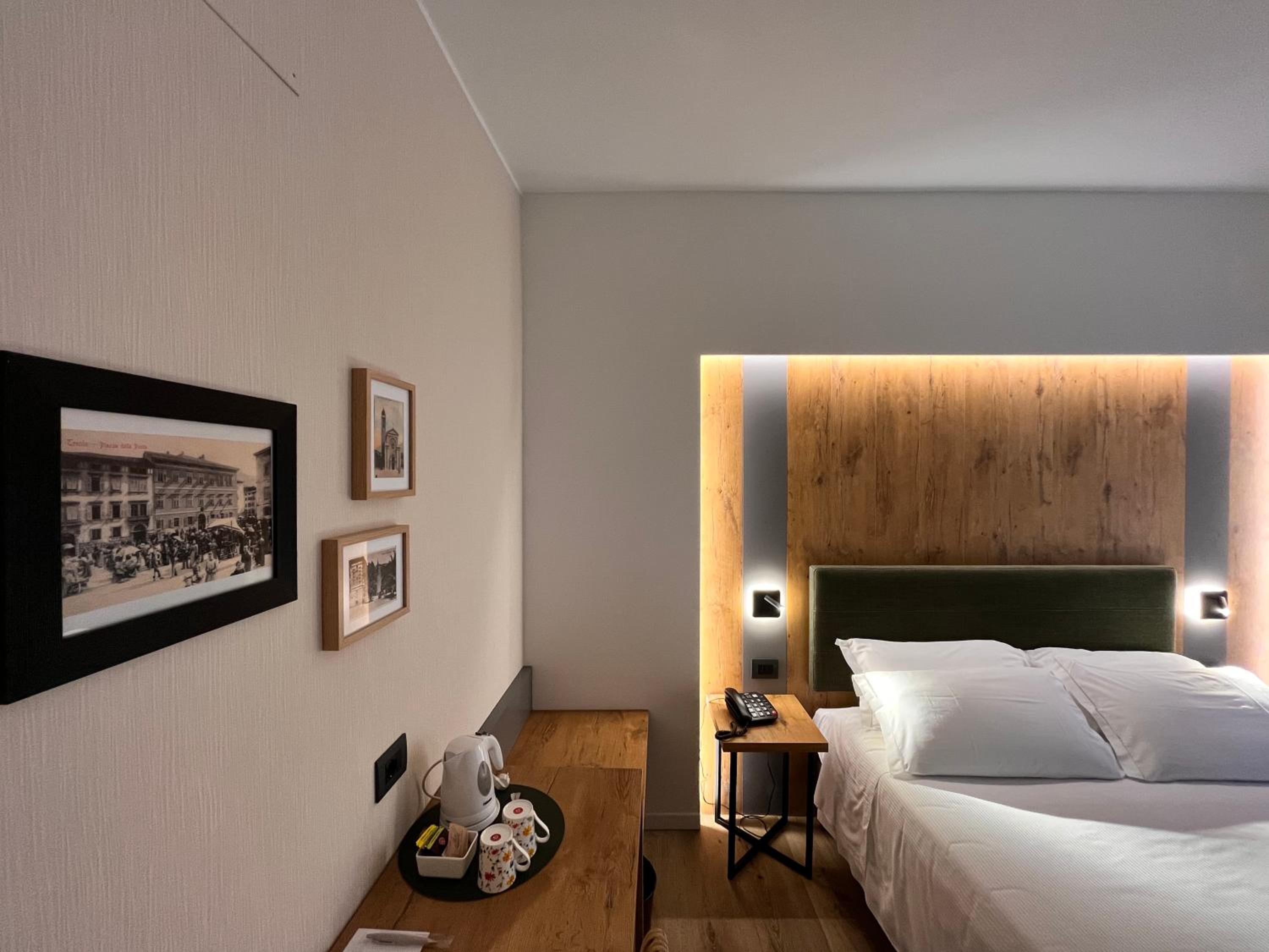 Standard Double or Twin Room with Balcony photo 2