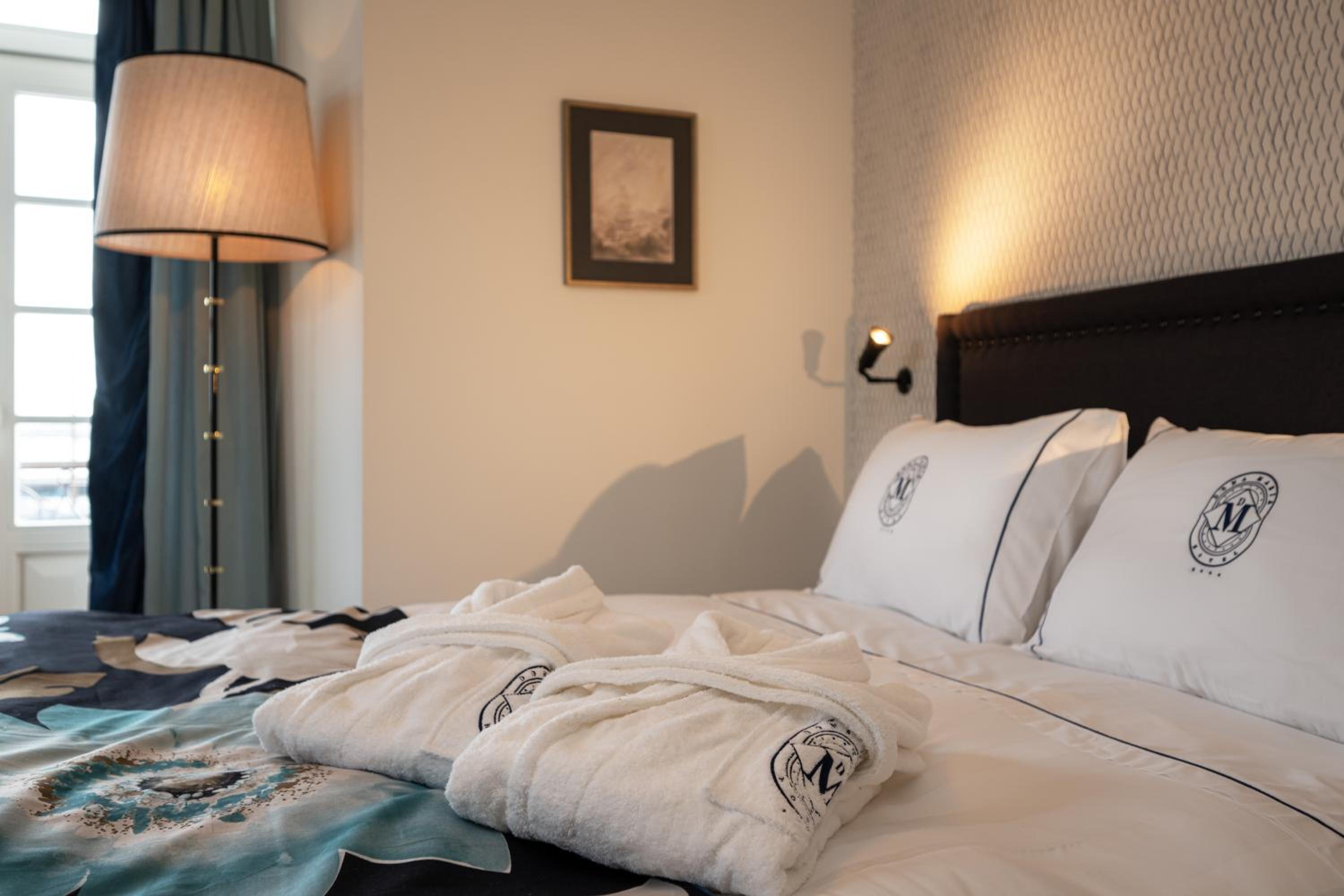 Deluxe Double Room with Sea View - Photo 15