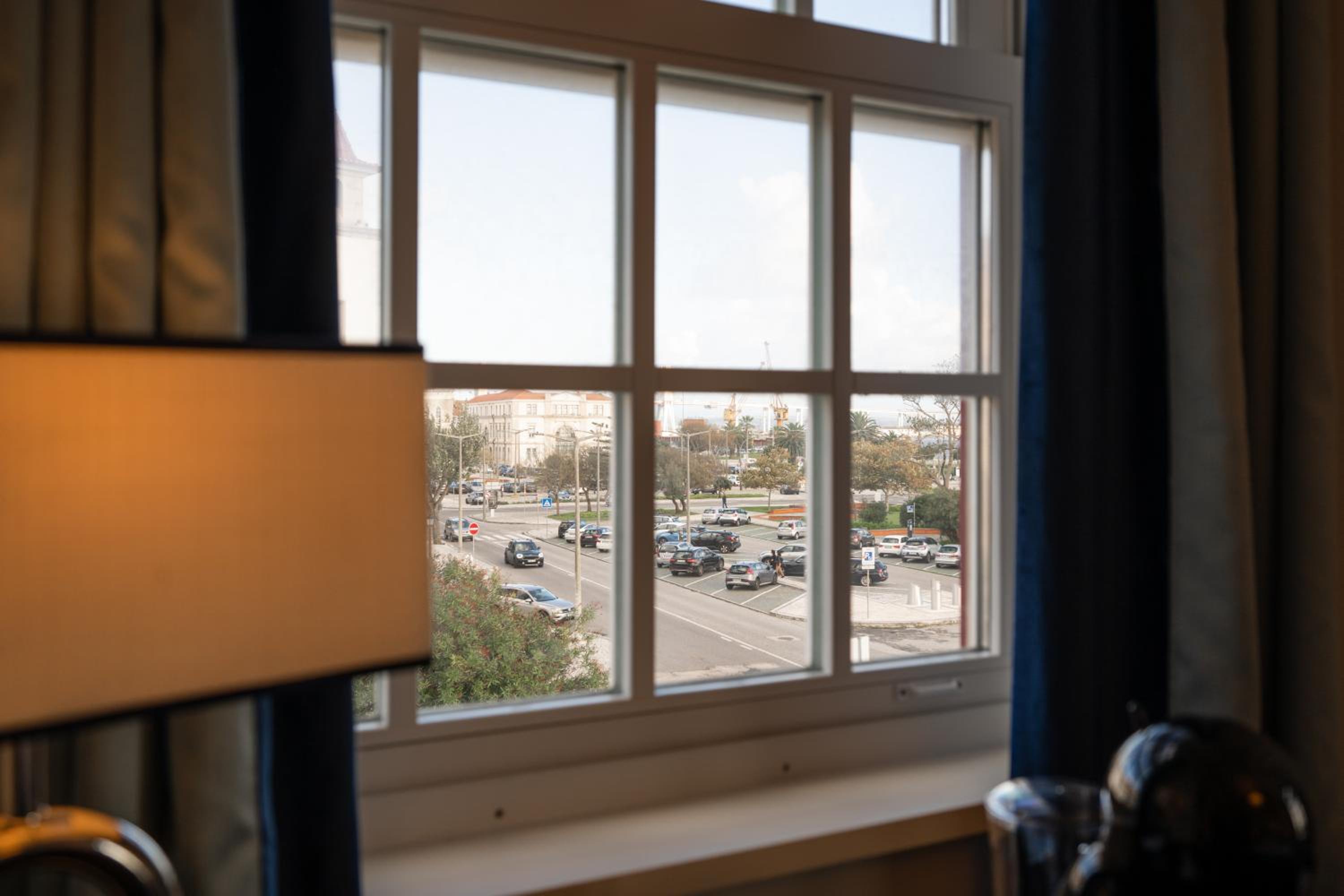 Deluxe Double Room with Sea View - Photo 5