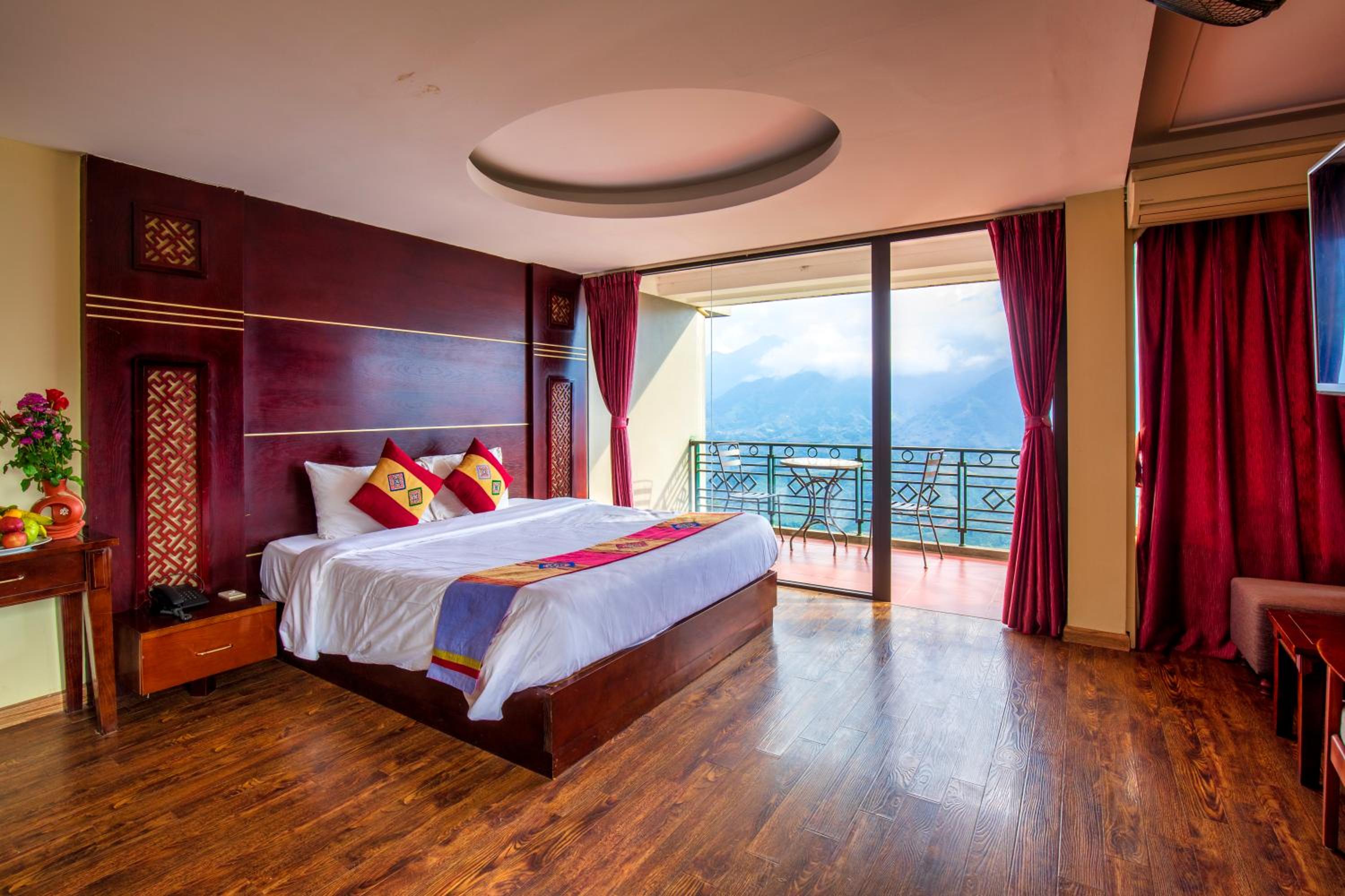 Junior Suite with Mountain View