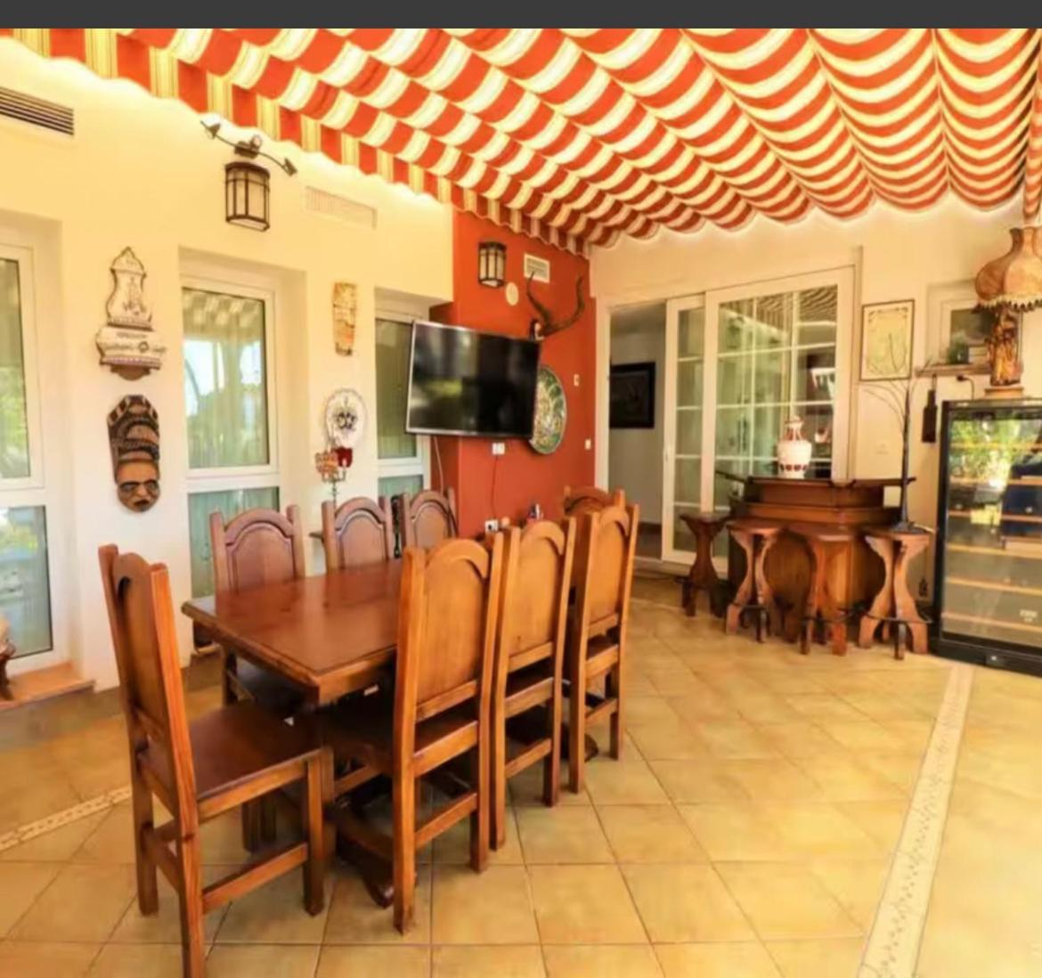 Three-Bedroom House photo 2