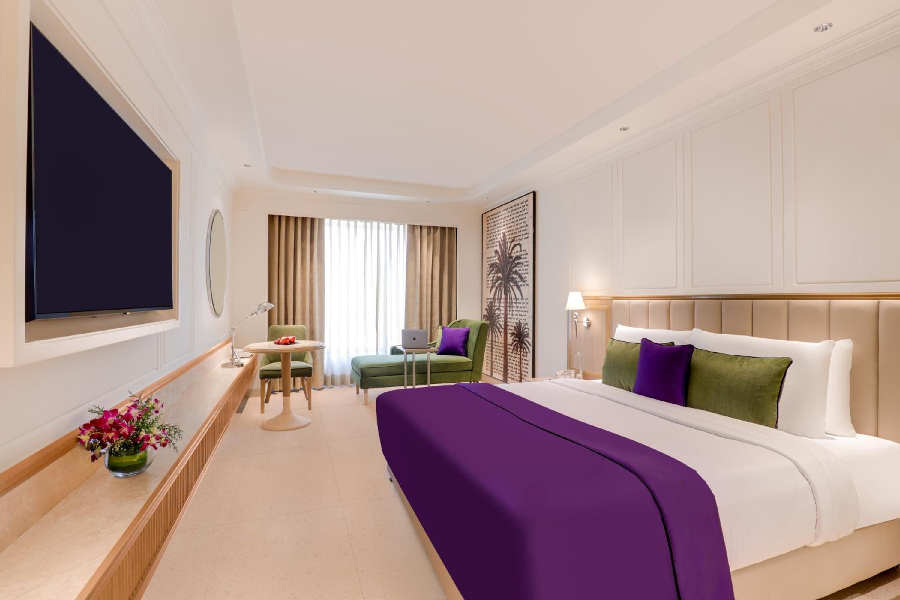 Deluxe King Room (Happy Hours 1+1(On select Brands only).Timing : 1700hrs – 2000hrs) and 10% discount on Spa - Photo 8