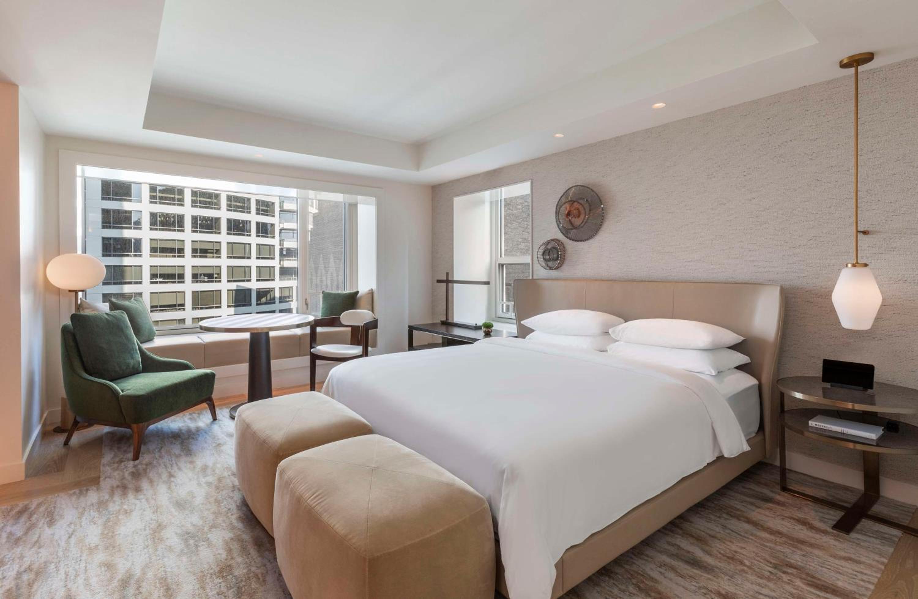 Deluxe King Room with City View - Photo 1