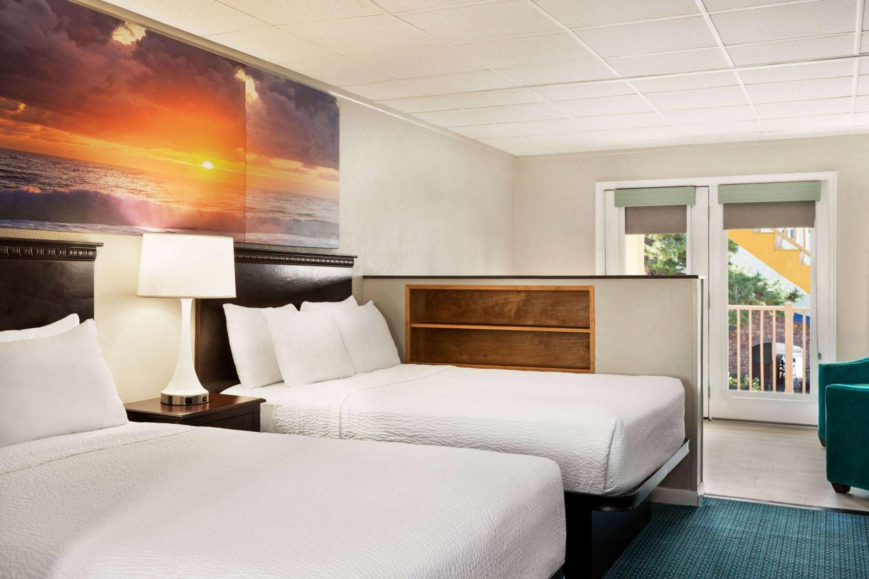 Efficiency Double Room with Two Double Beds and Bay View - Non-Smoking