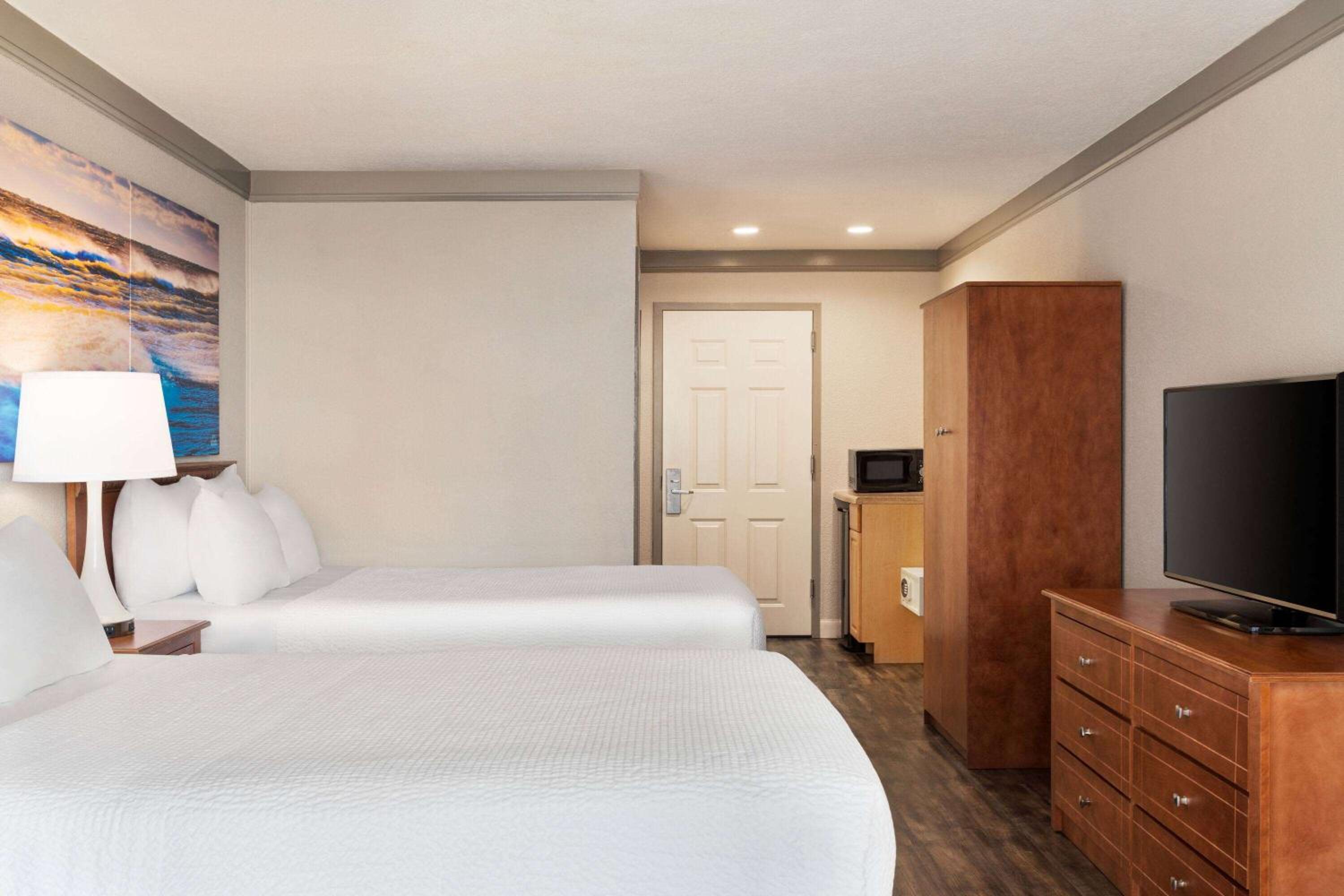 2 Double Beds, Efficiency Room, No View, Non-Smoking