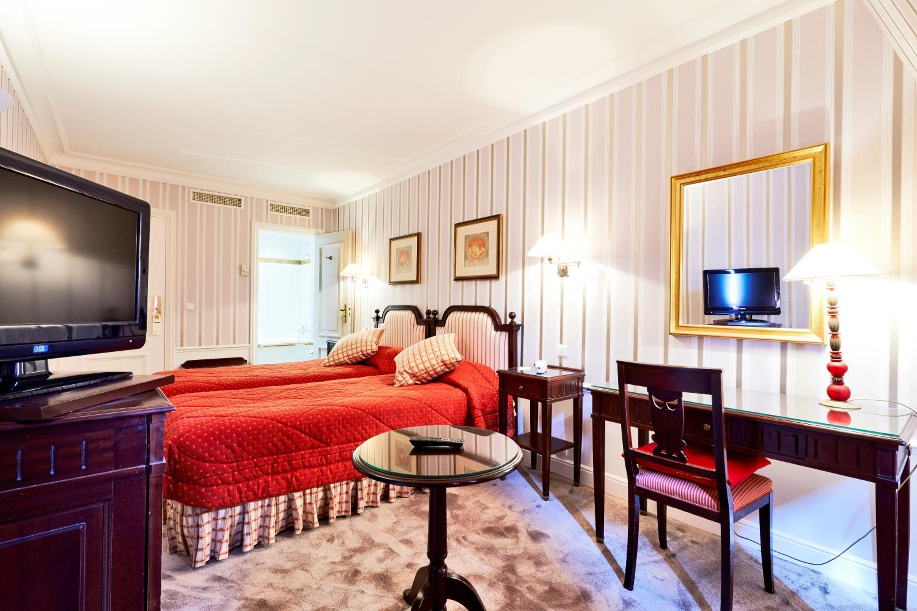 Deluxe Triple Room