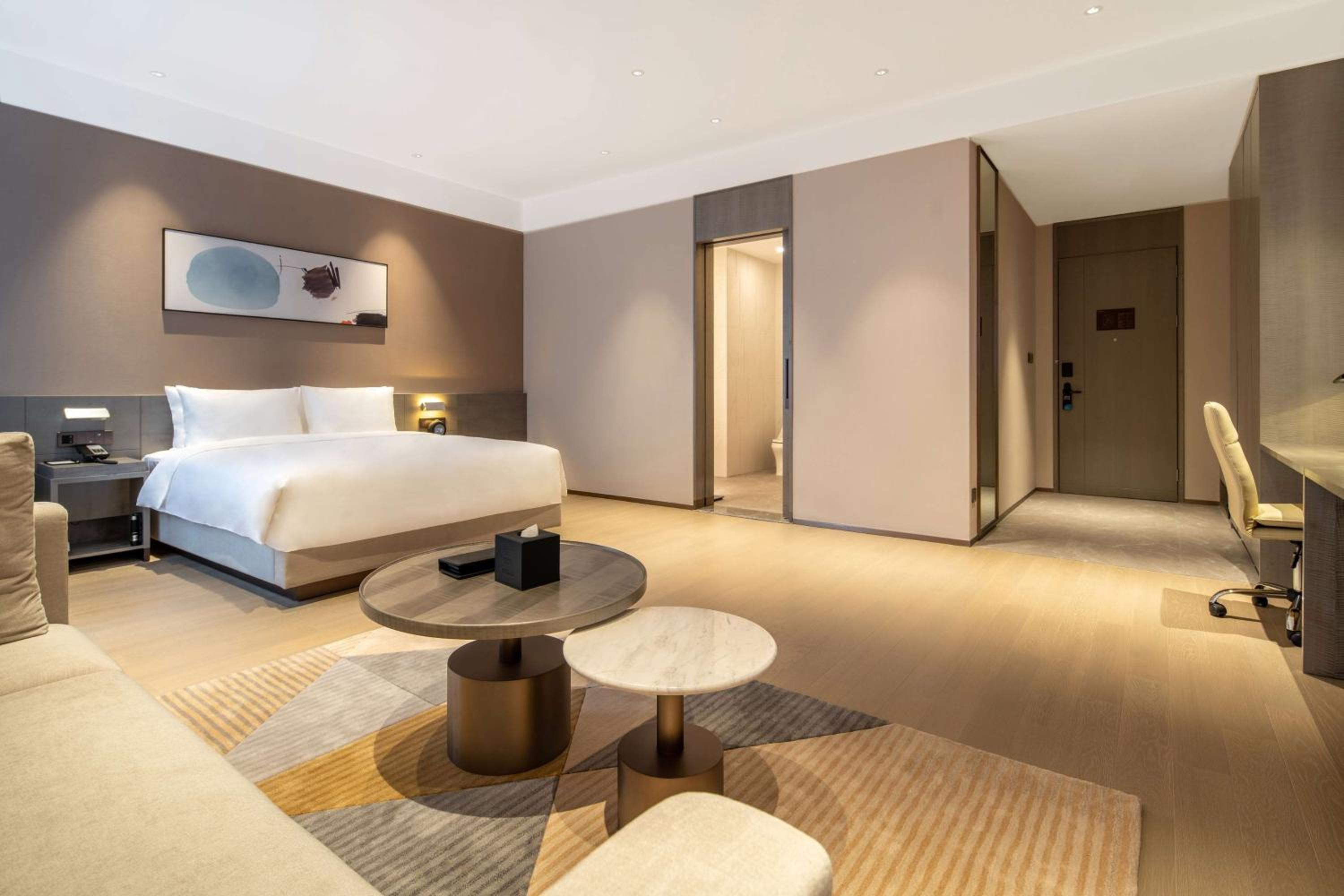 Specialty King Room photo 3