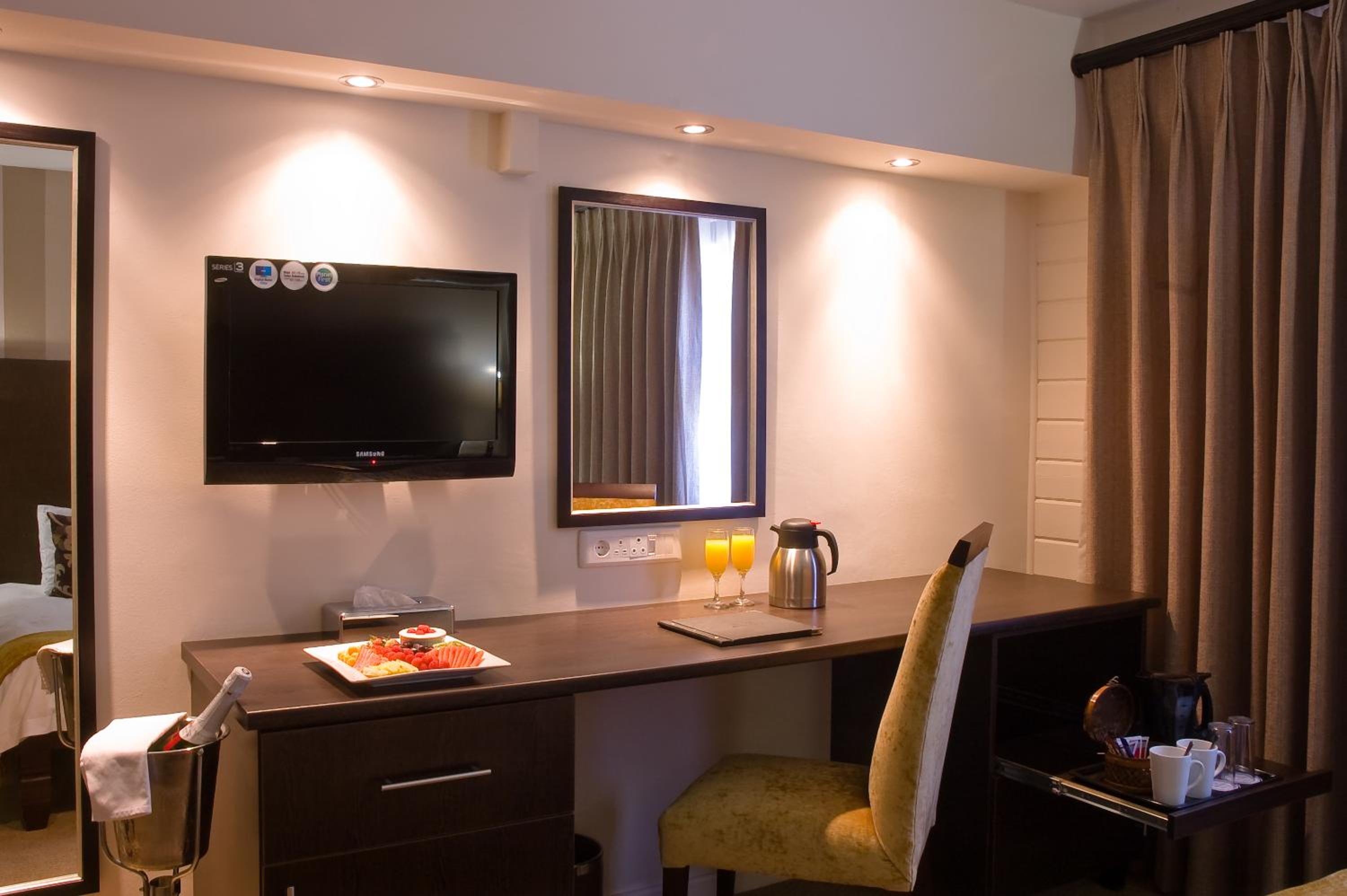 Standard Twin Room Non-Sea facing - Photo 3