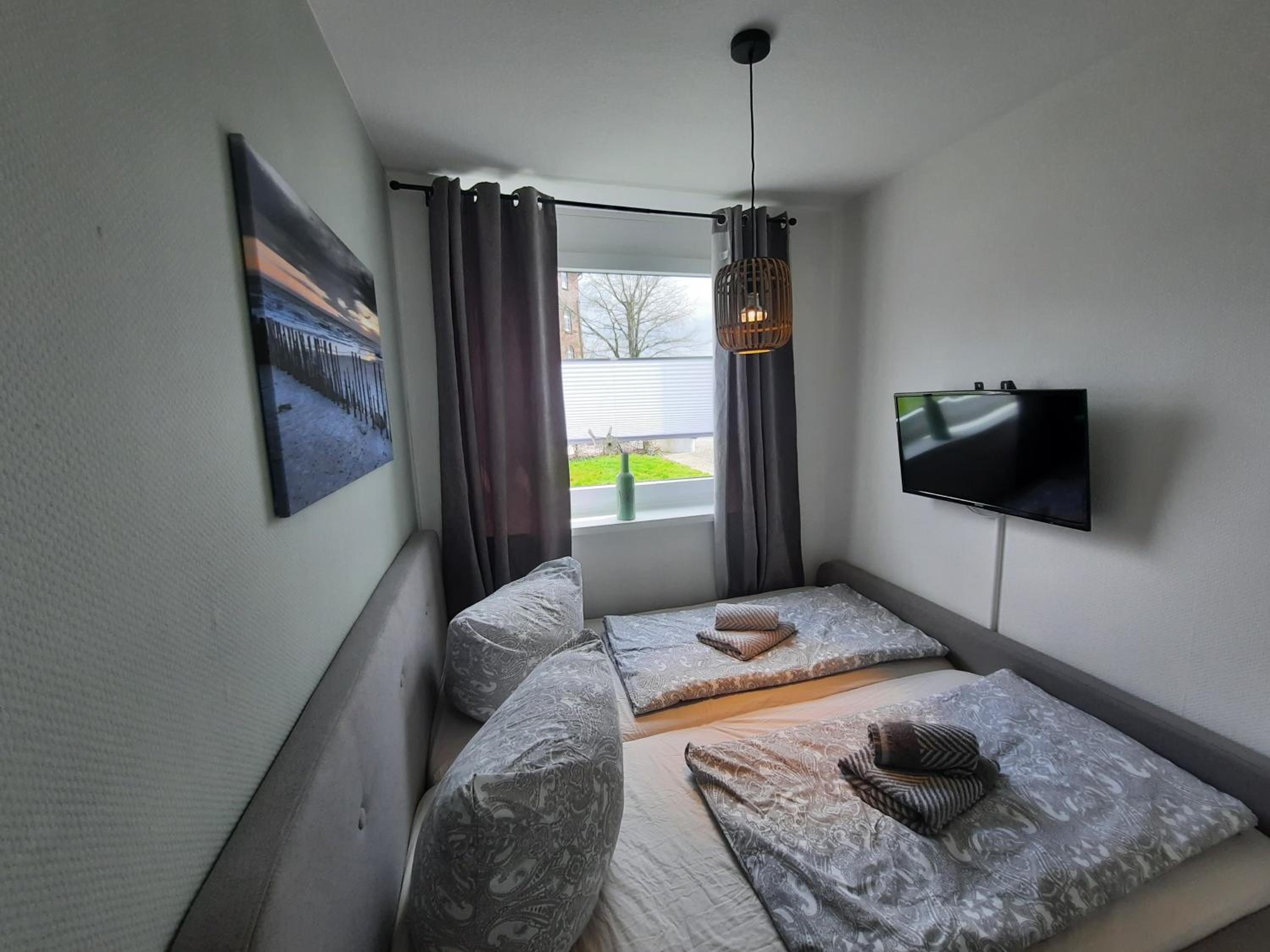 One-Bedroom Apartment photo 1