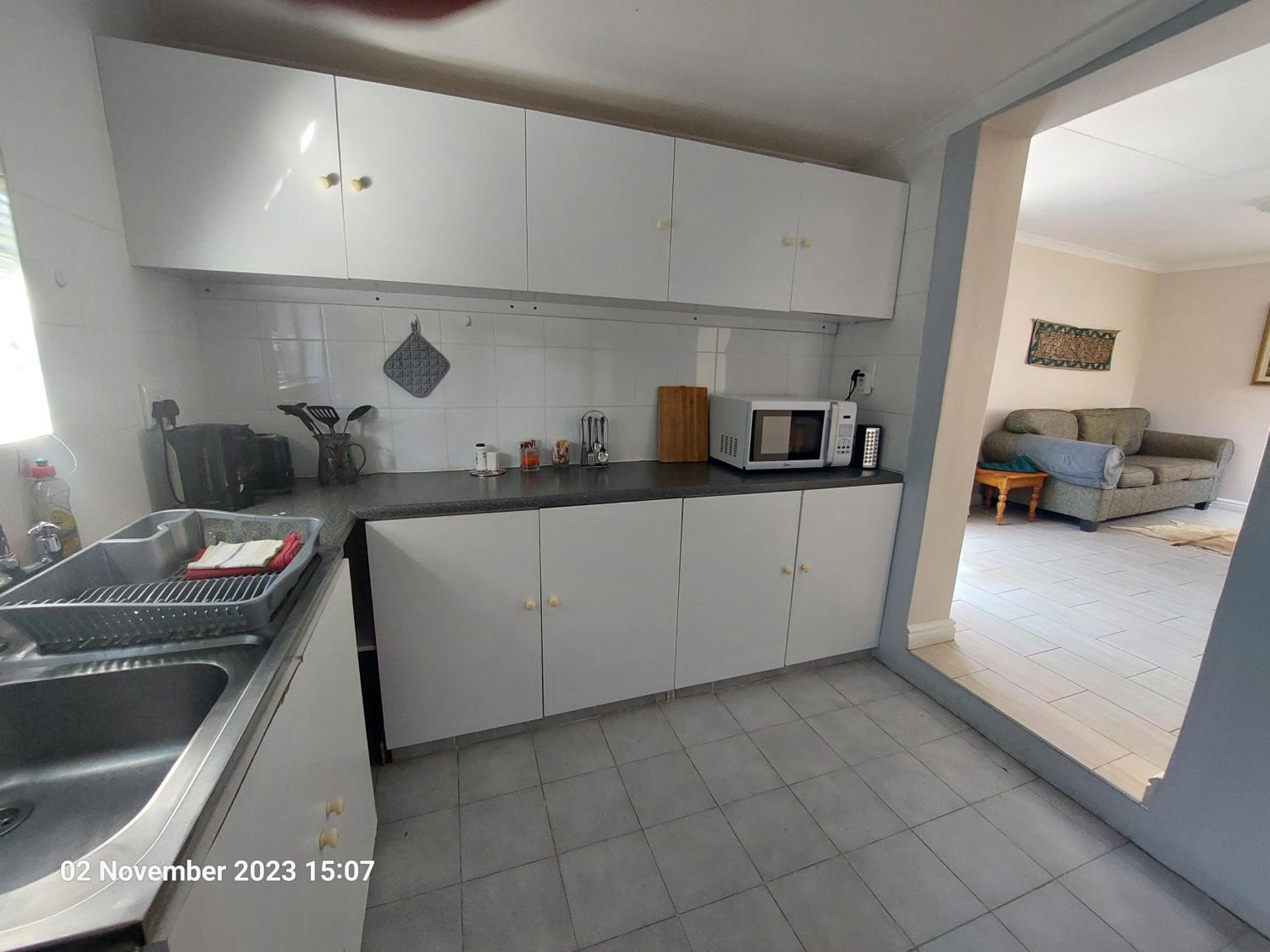Cottage with Garden View - Photo 4