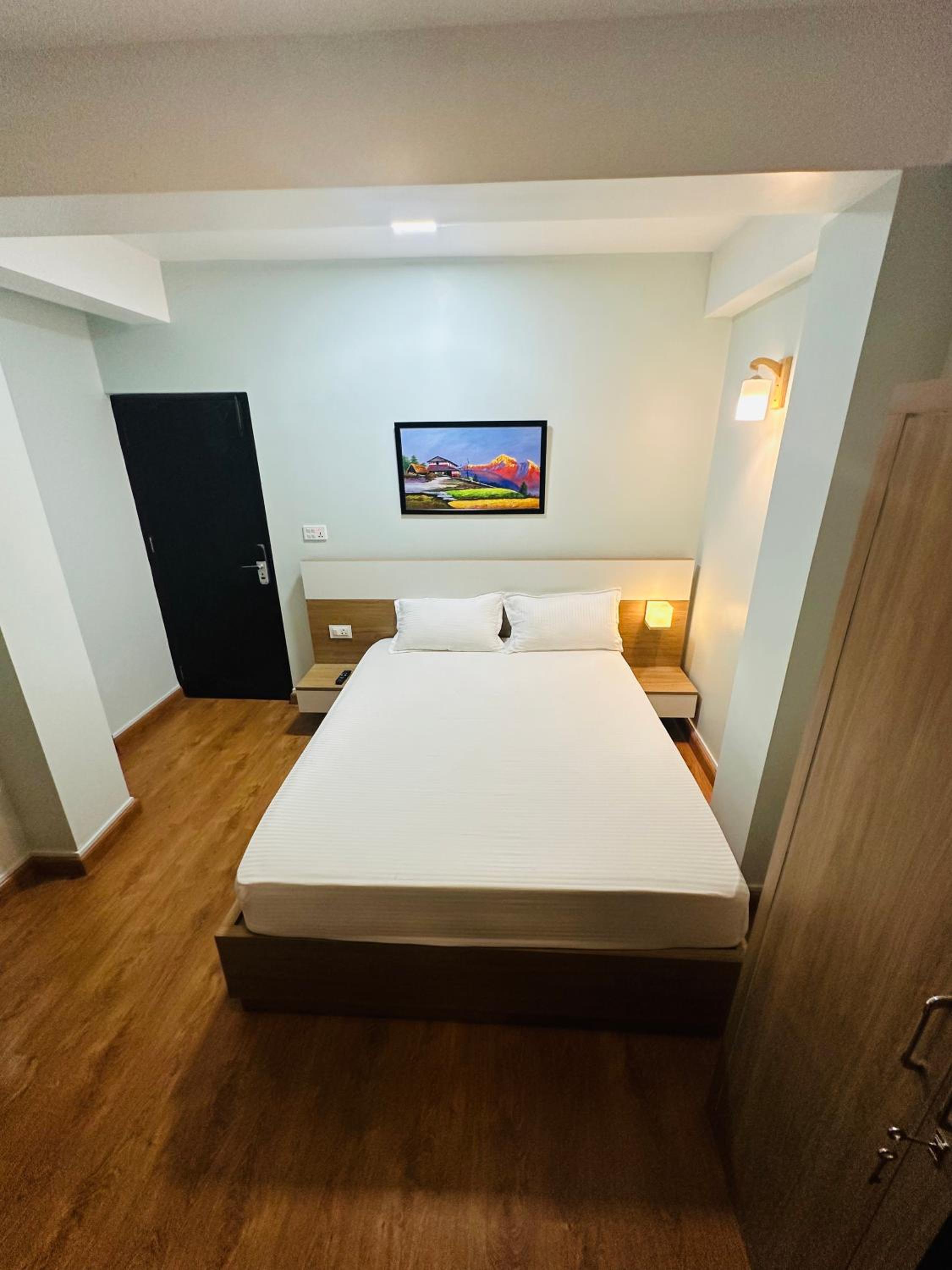 Deluxe Queen Room