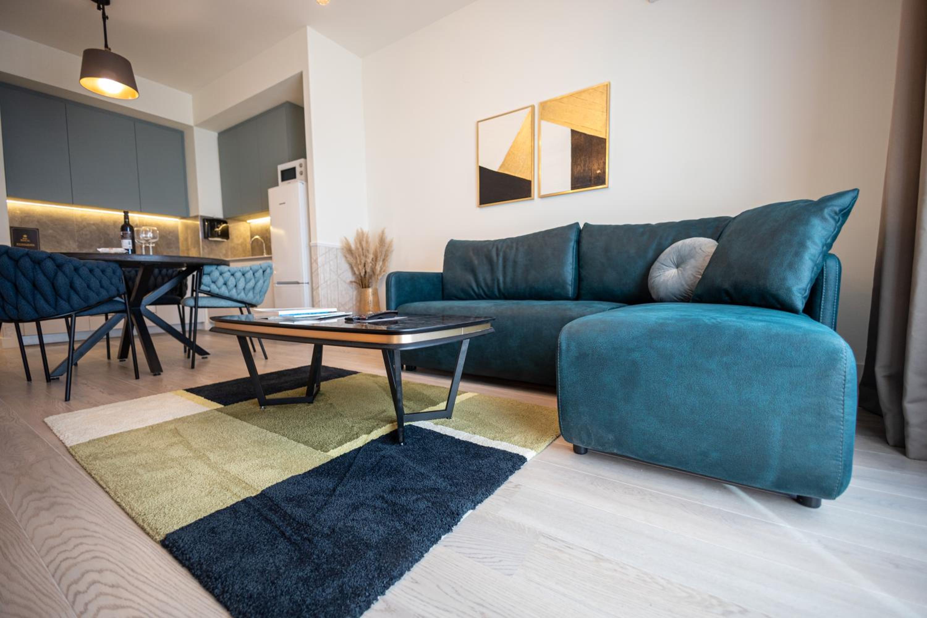 Superior King Suite