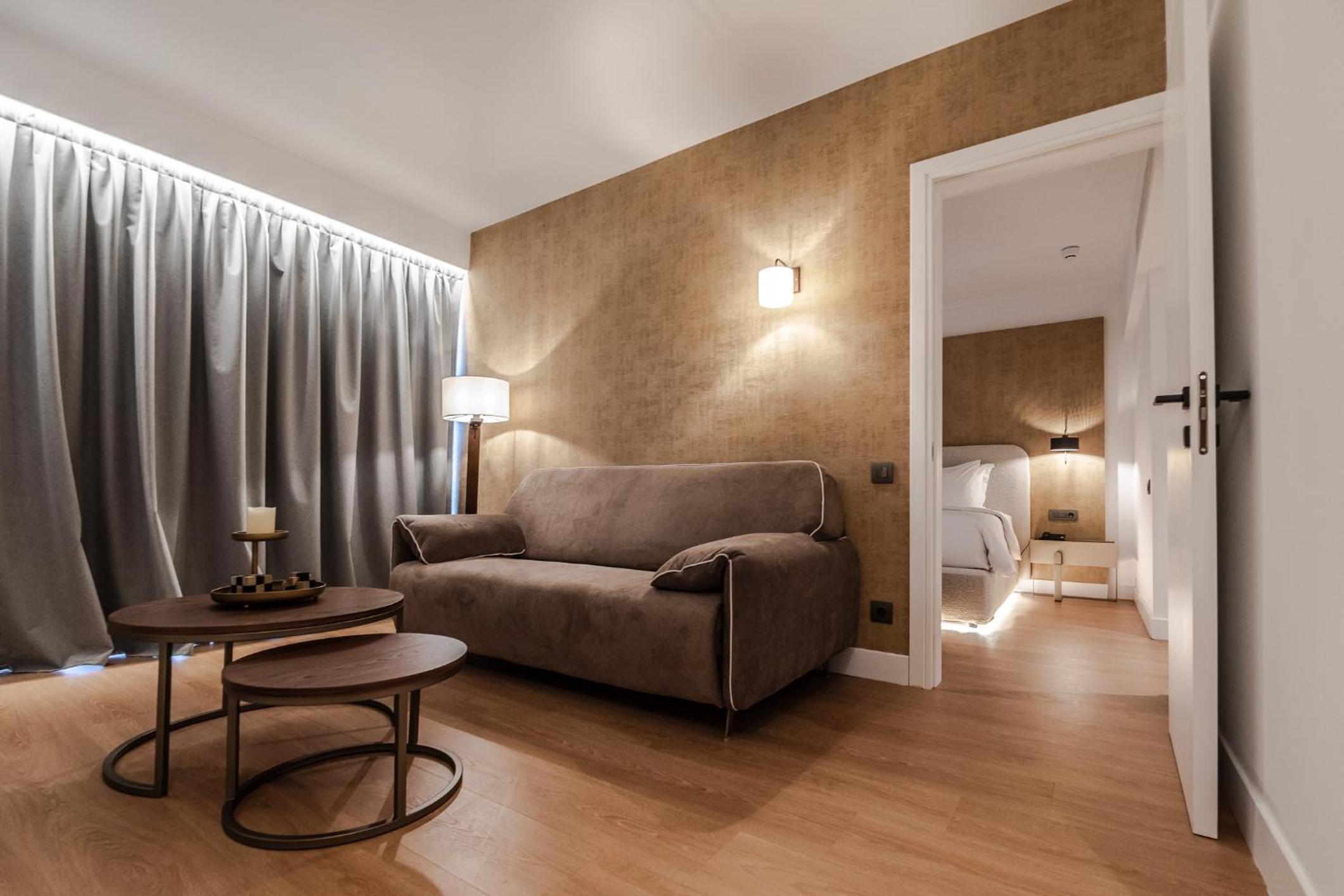 Executive Suite - Photo 15