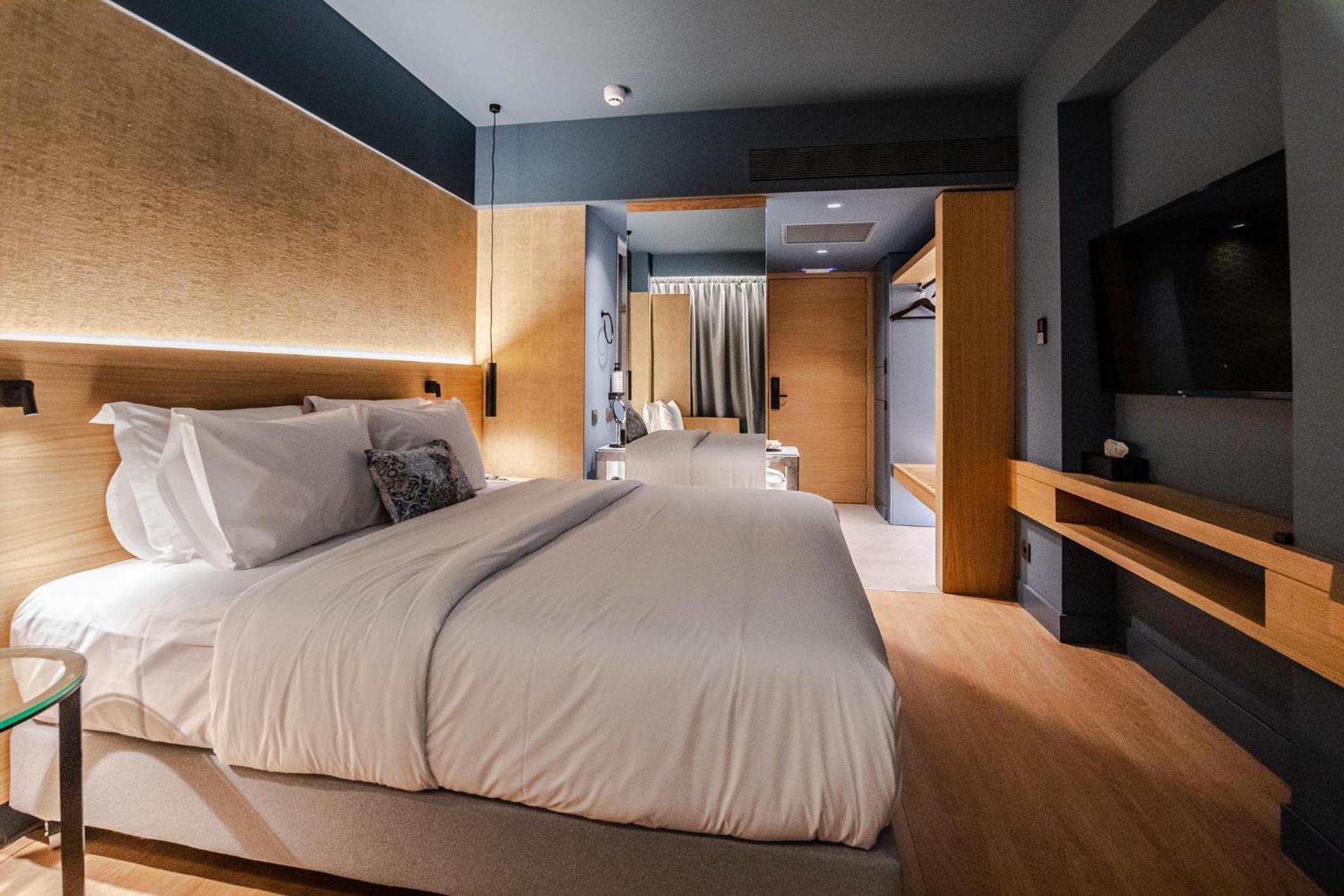 Double or Twin Room - Photo 4