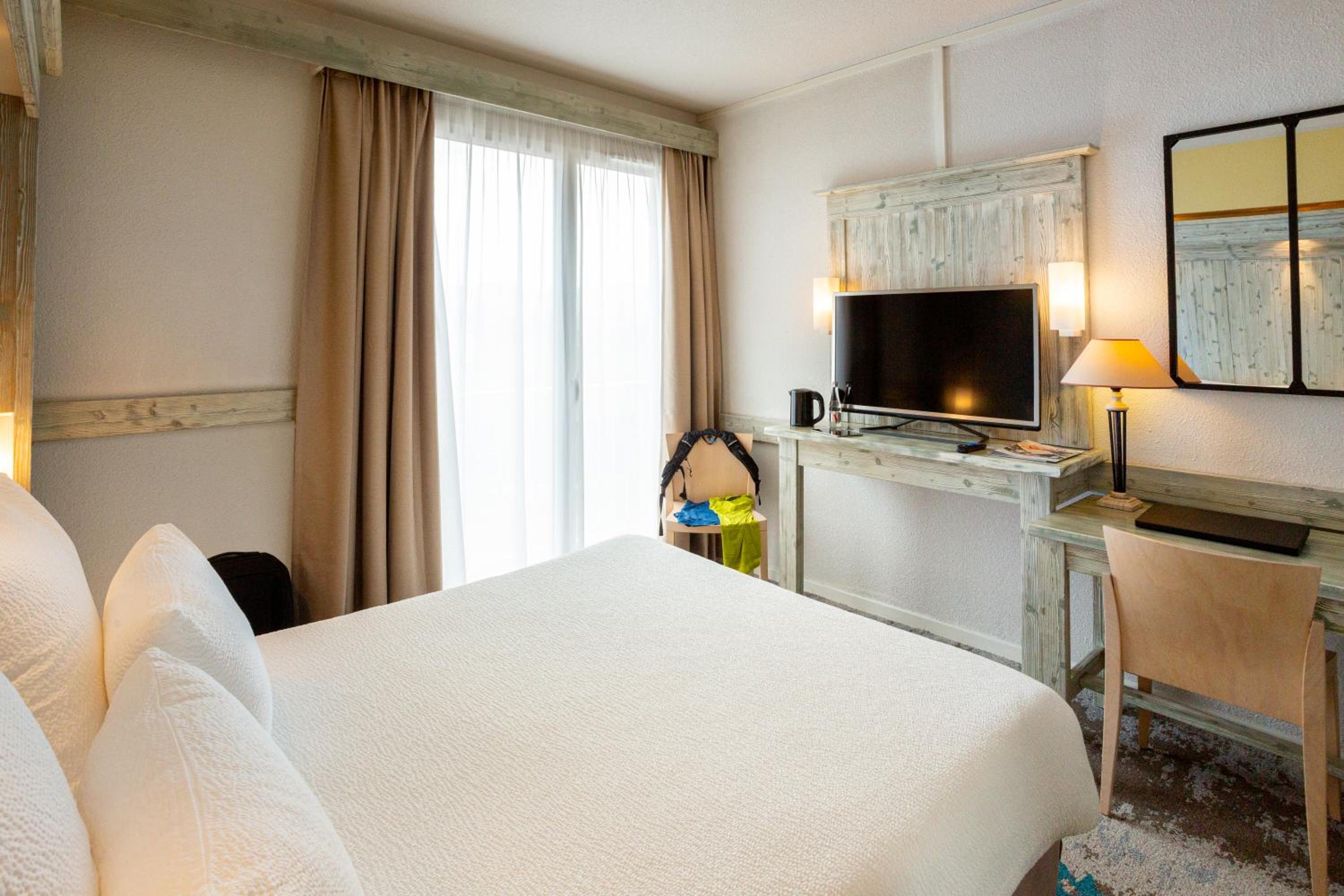 Small Standard Room - Photo 11