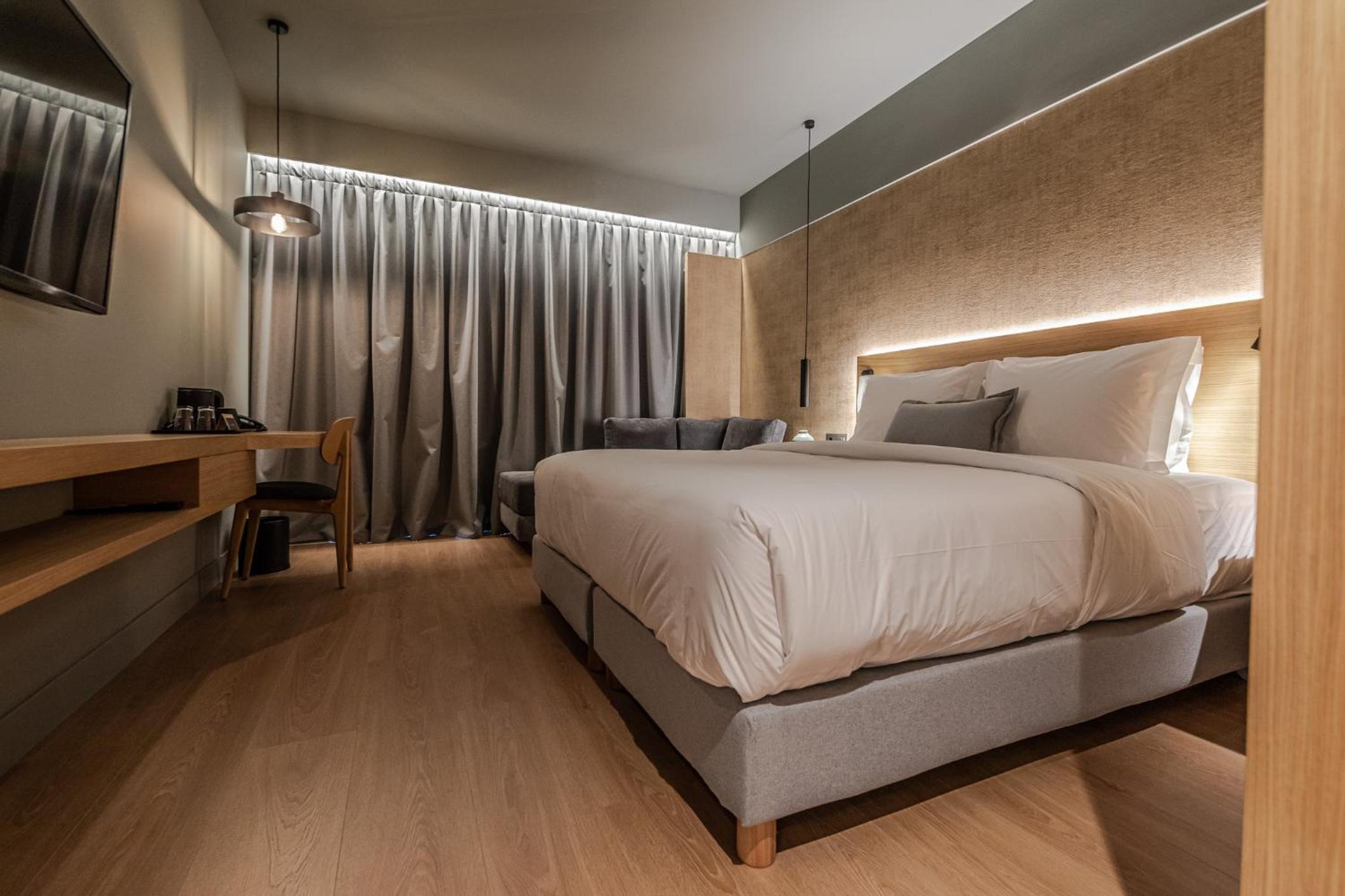 Superior Double or Twin Room with Mountain View - Photo 11