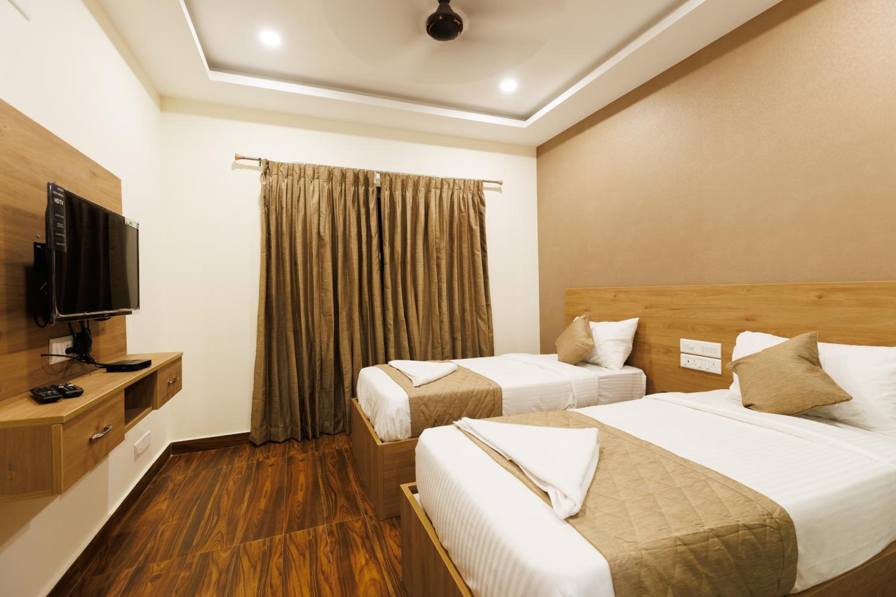 Double or Twin Room - Photo 4