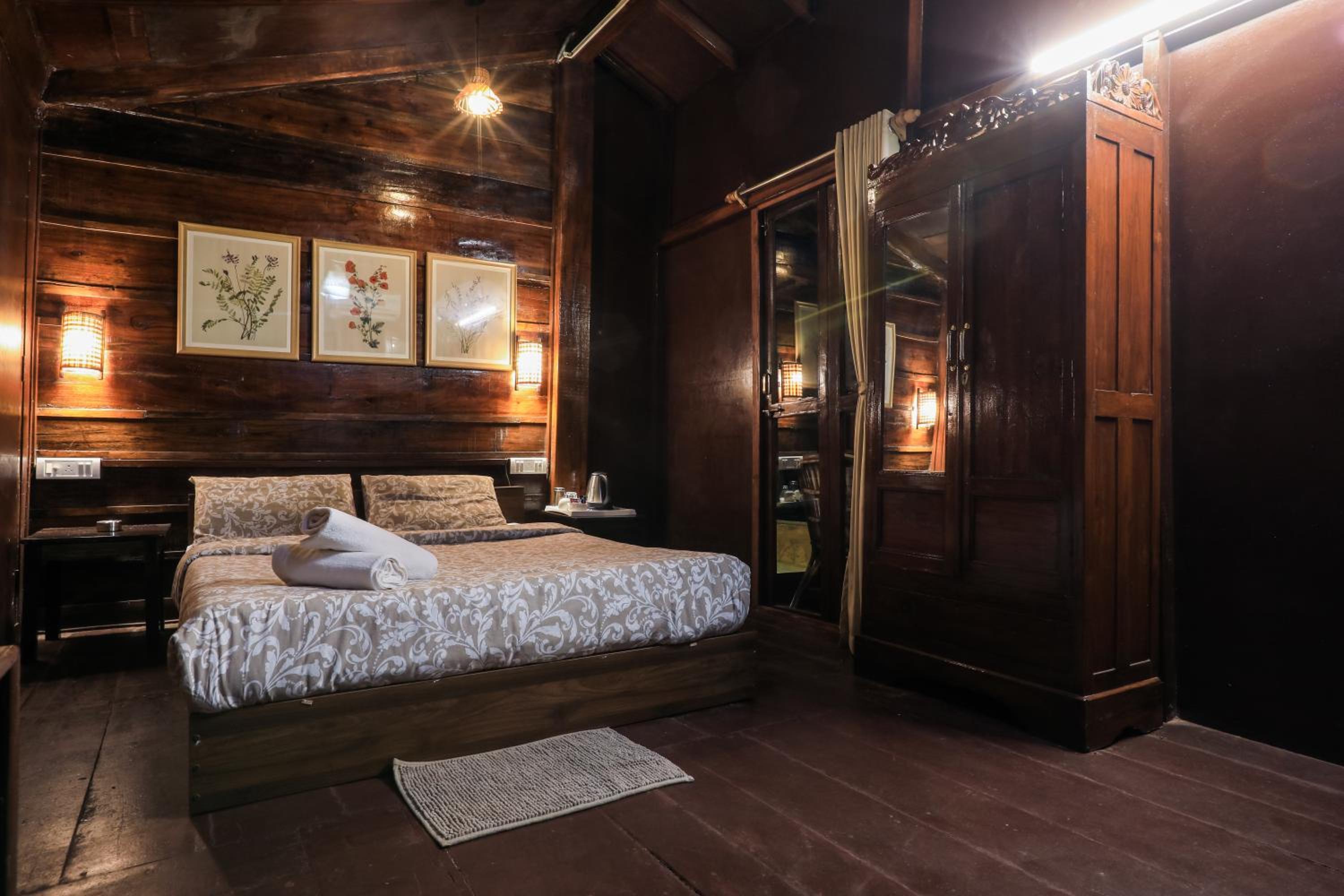  Wooden cabins with Balcony photo 2