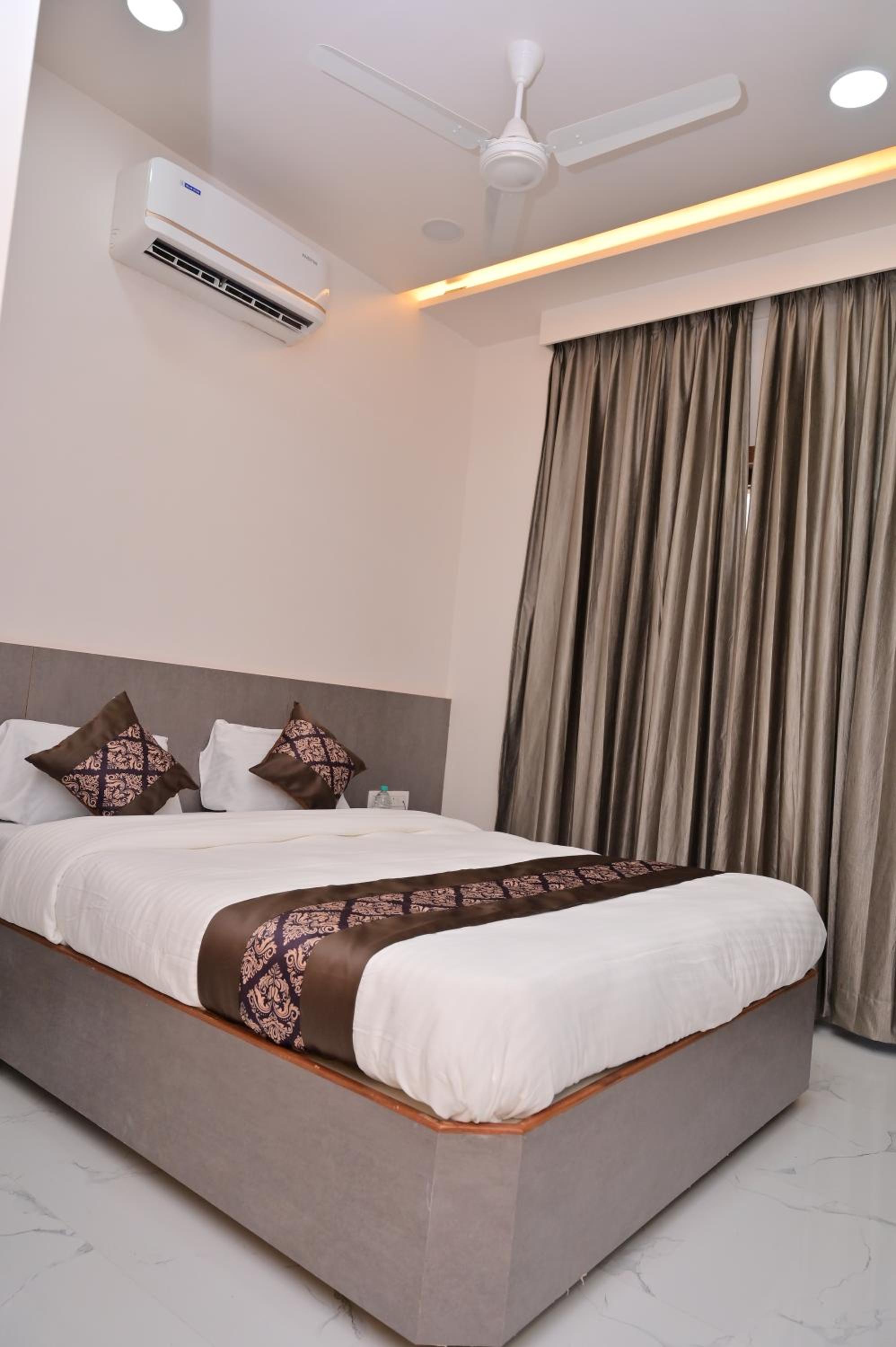 Double Room - Photo 5