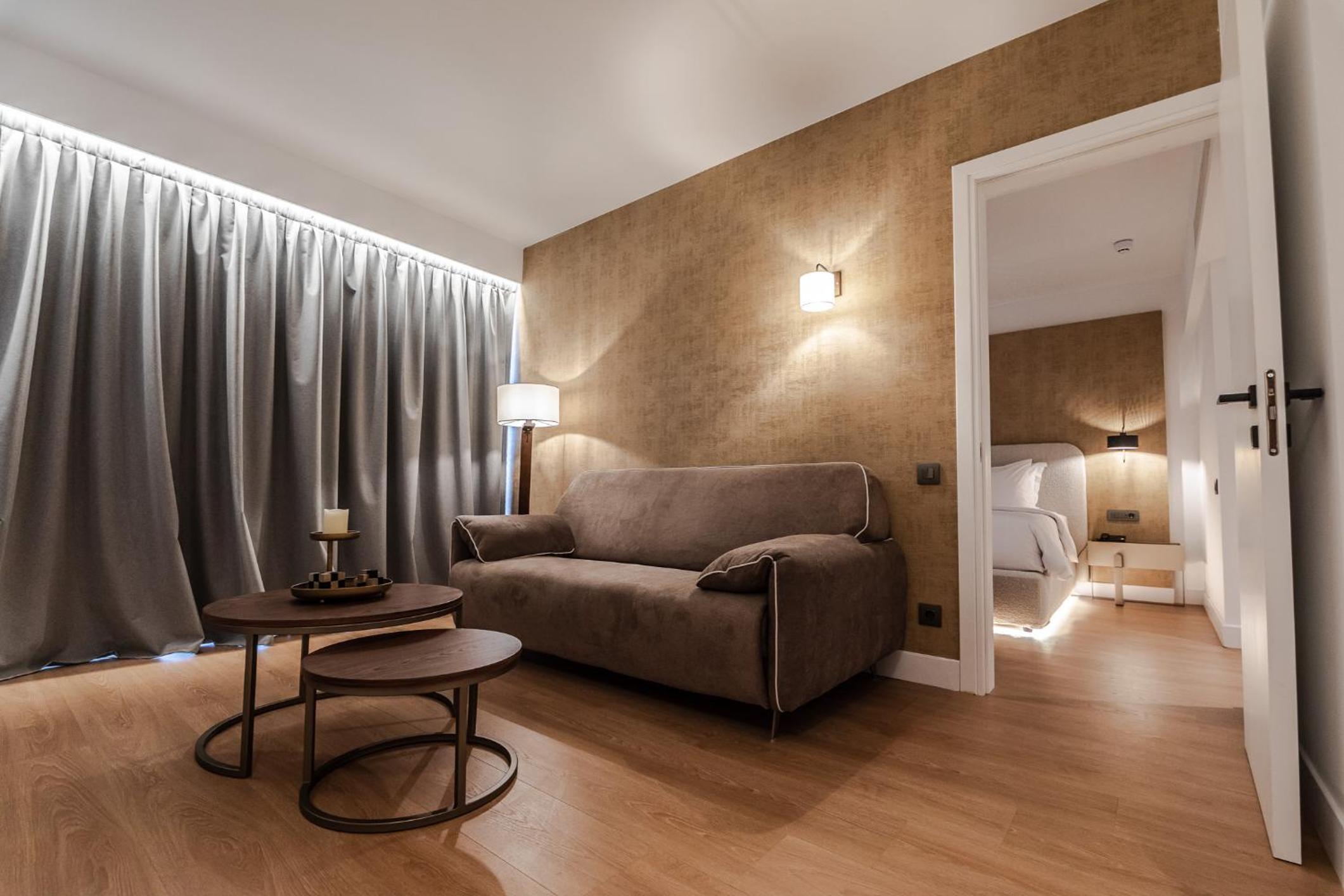 Executive Suite - Photo 21