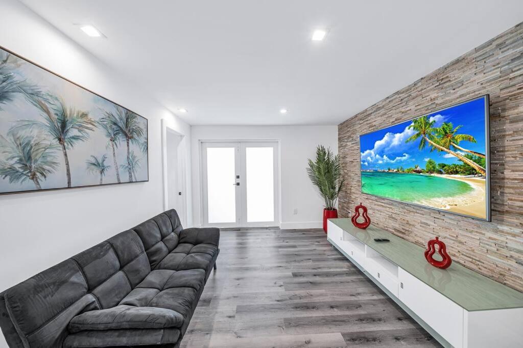 Family Room photo 1