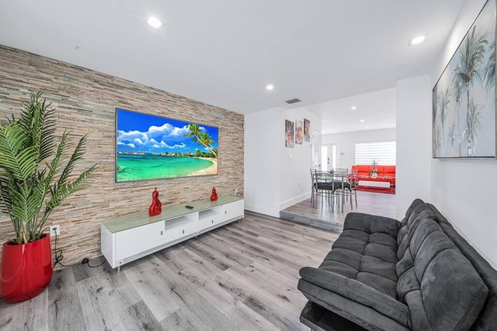 Family Room photo 2